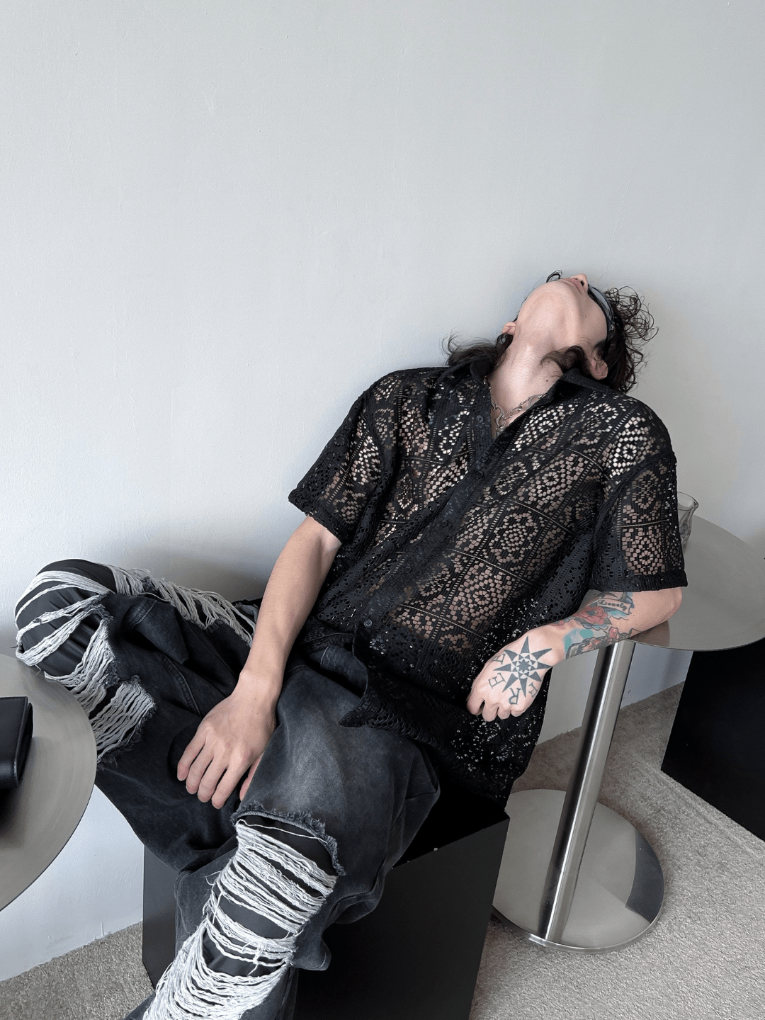 속이 비어있는 디자인 감각의 루즈핏 셔츠 st1791