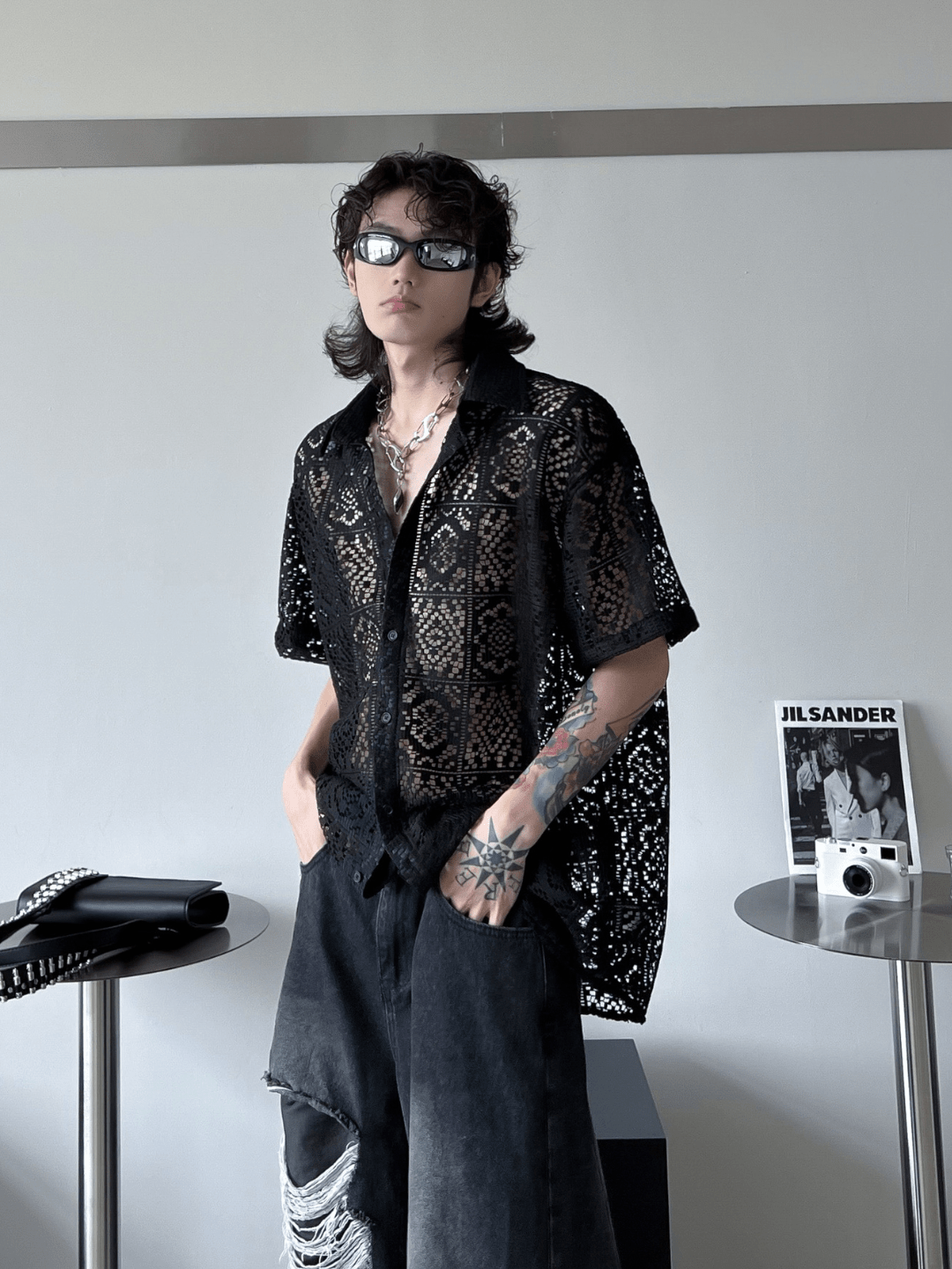 속이 비어있는 디자인 감각의 루즈핏 셔츠 st1791