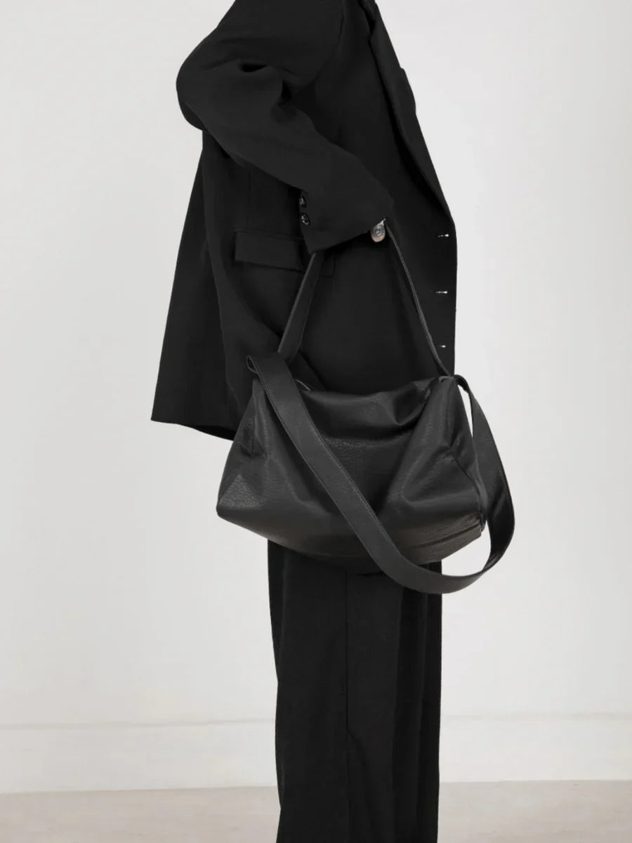 Umhängetasche aus weichem Leder ST552