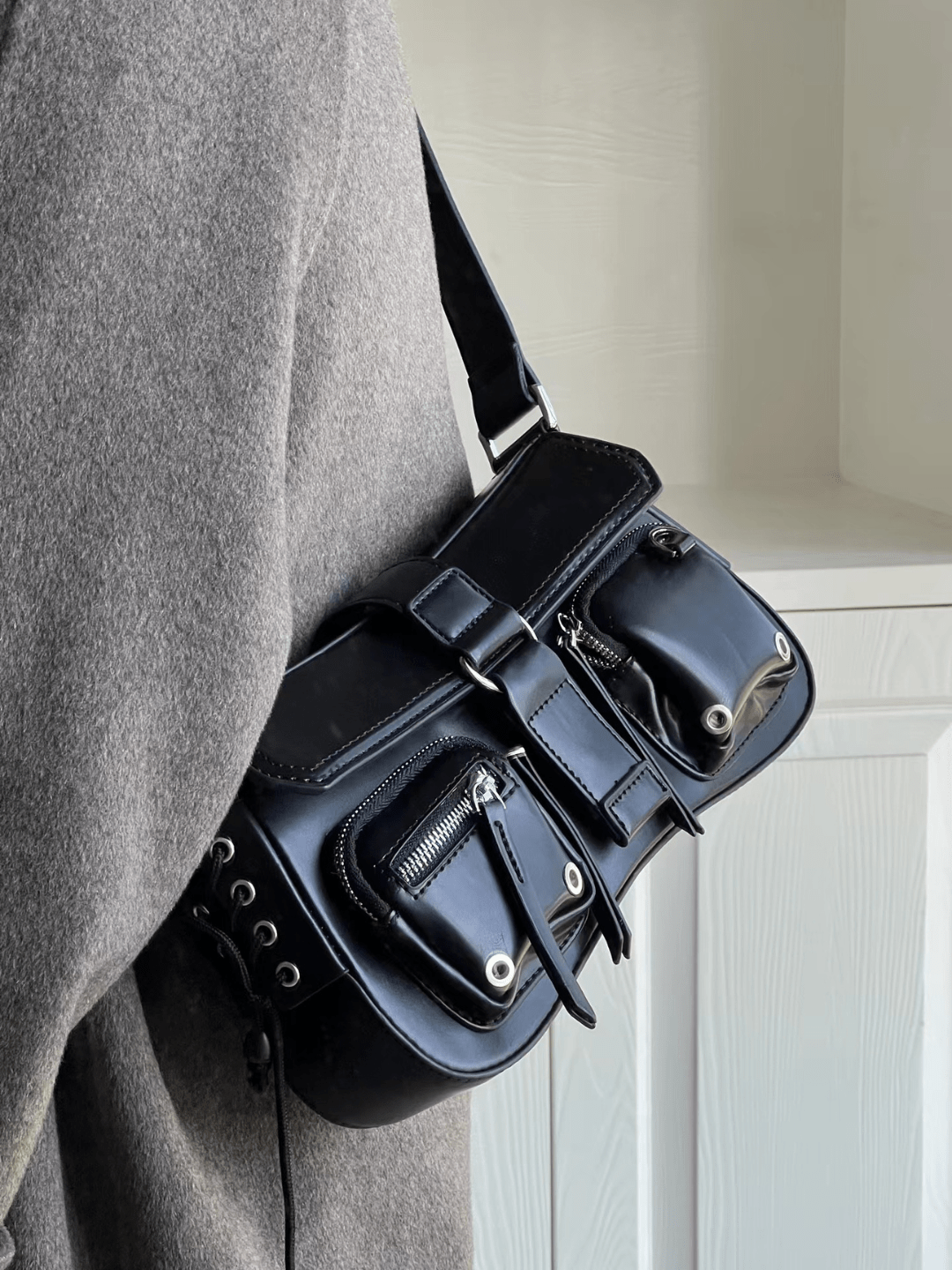 새로운 바이커 스타일 숄더백 st2240