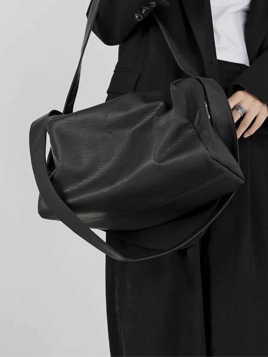 Umhängetasche aus weichem Leder ST552