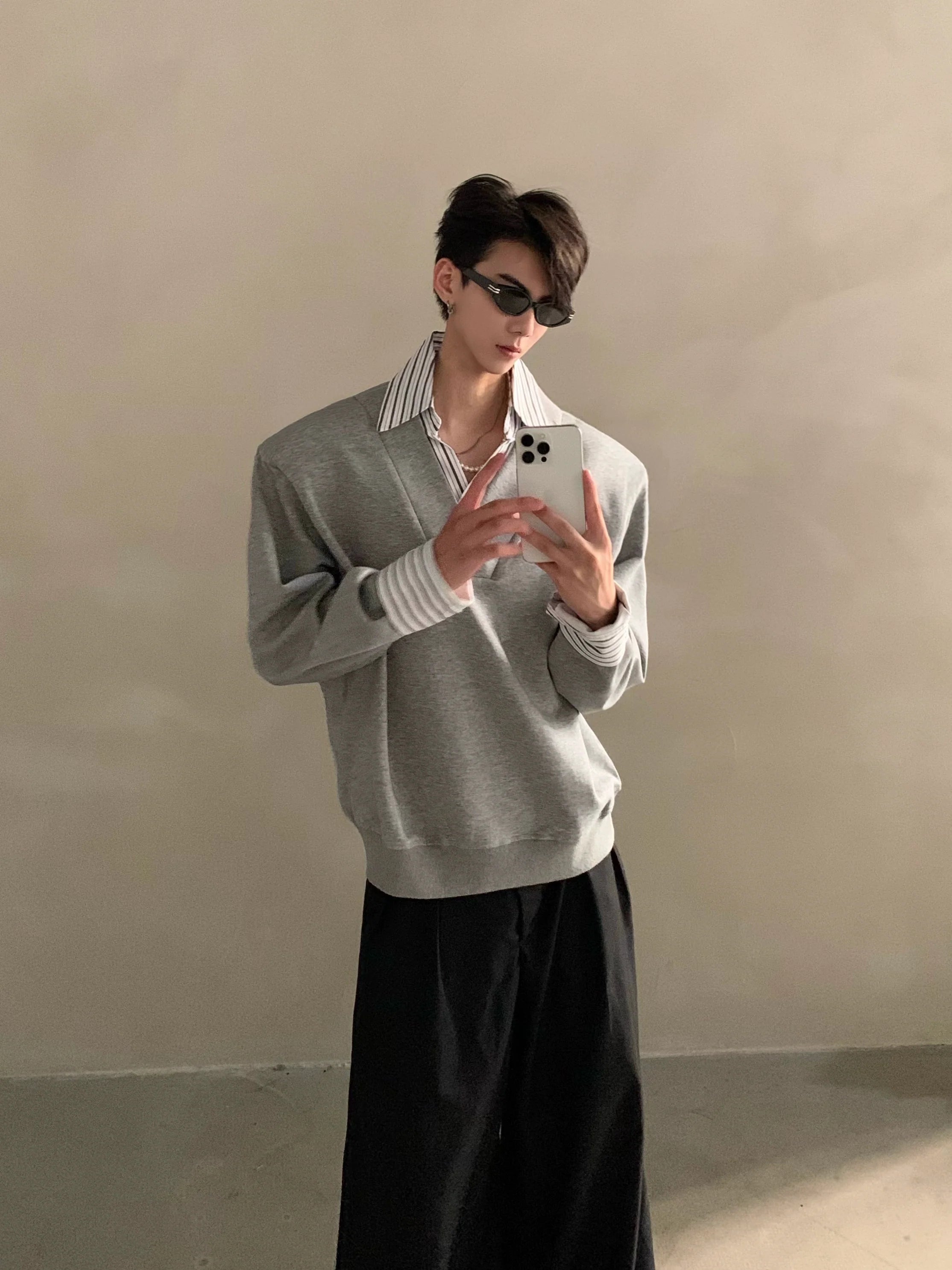 니치 디자인 감각의 가짜 투피스 스플라이싱 스웨터, 남성용 고급스러운 느낌의 멋쟁이 셔츠 칼라 긴팔 상의