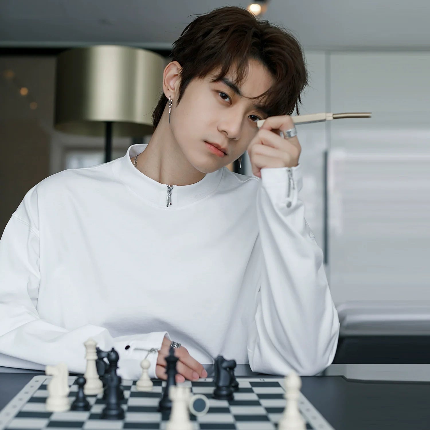 Men's spring zipper design sense inner bottoming shirt thin white long-sleeved T-shirt tide