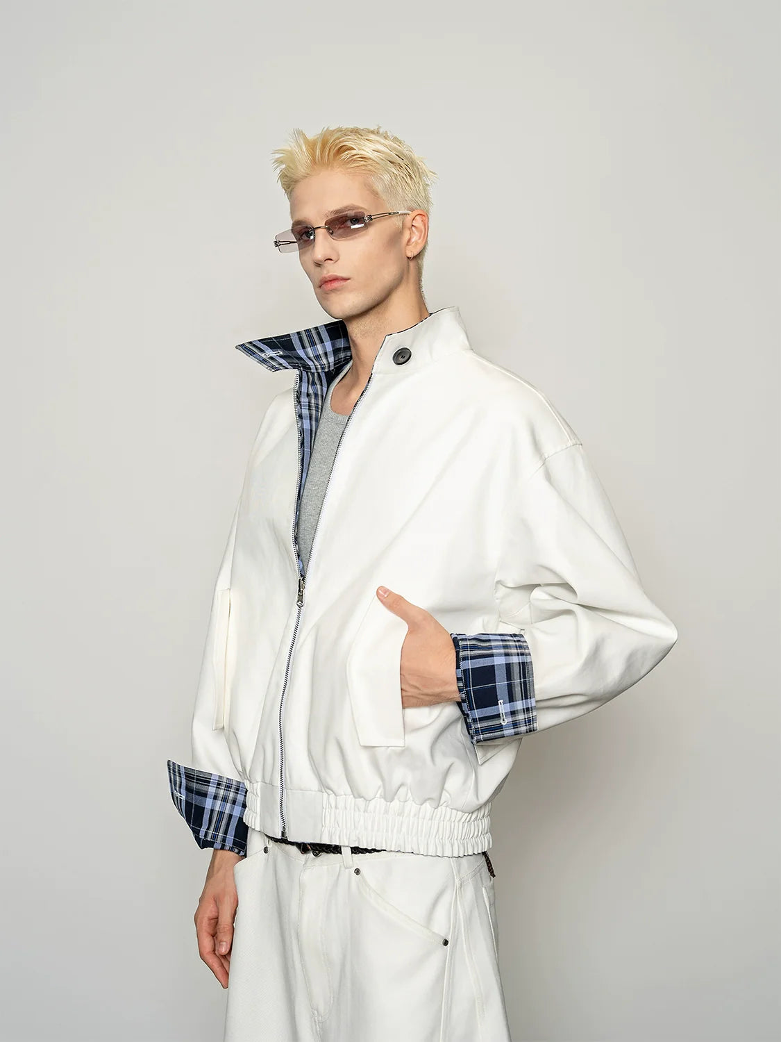 Wear more than one dress, contrasting color plaid, double-sided coat, windproof, waterproof and wide short jacket.