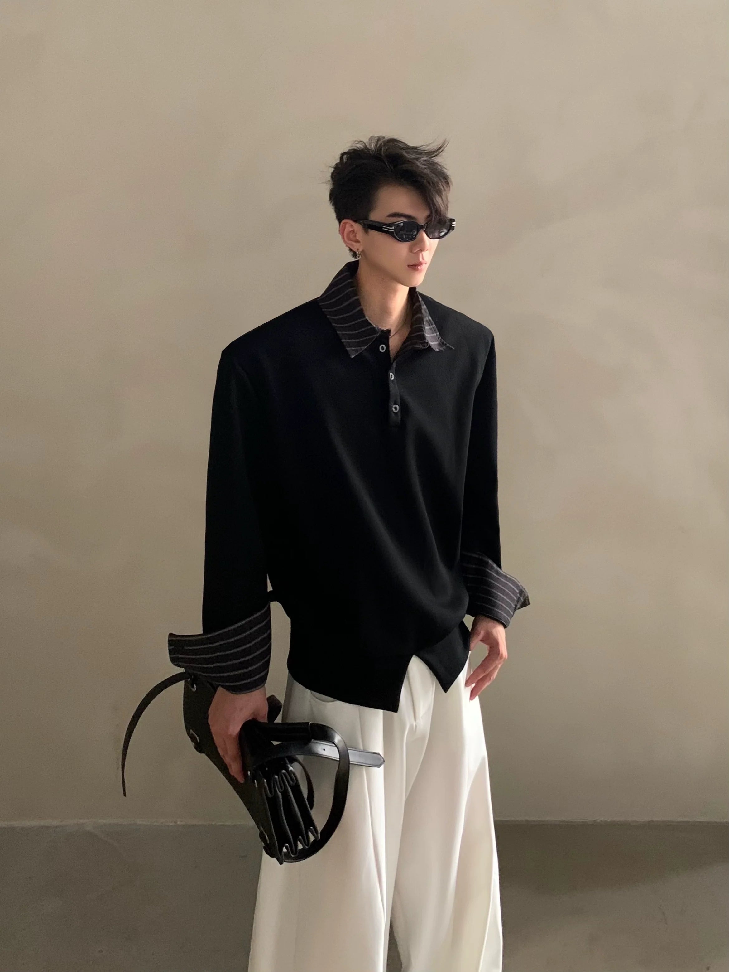 니치한 고급스러움과 고급스러운 느낌을 주는 투피스 스플라이싱 디자인의 러프한 훈남 캐주얼 폴로 셔츠, 남성 트렌드