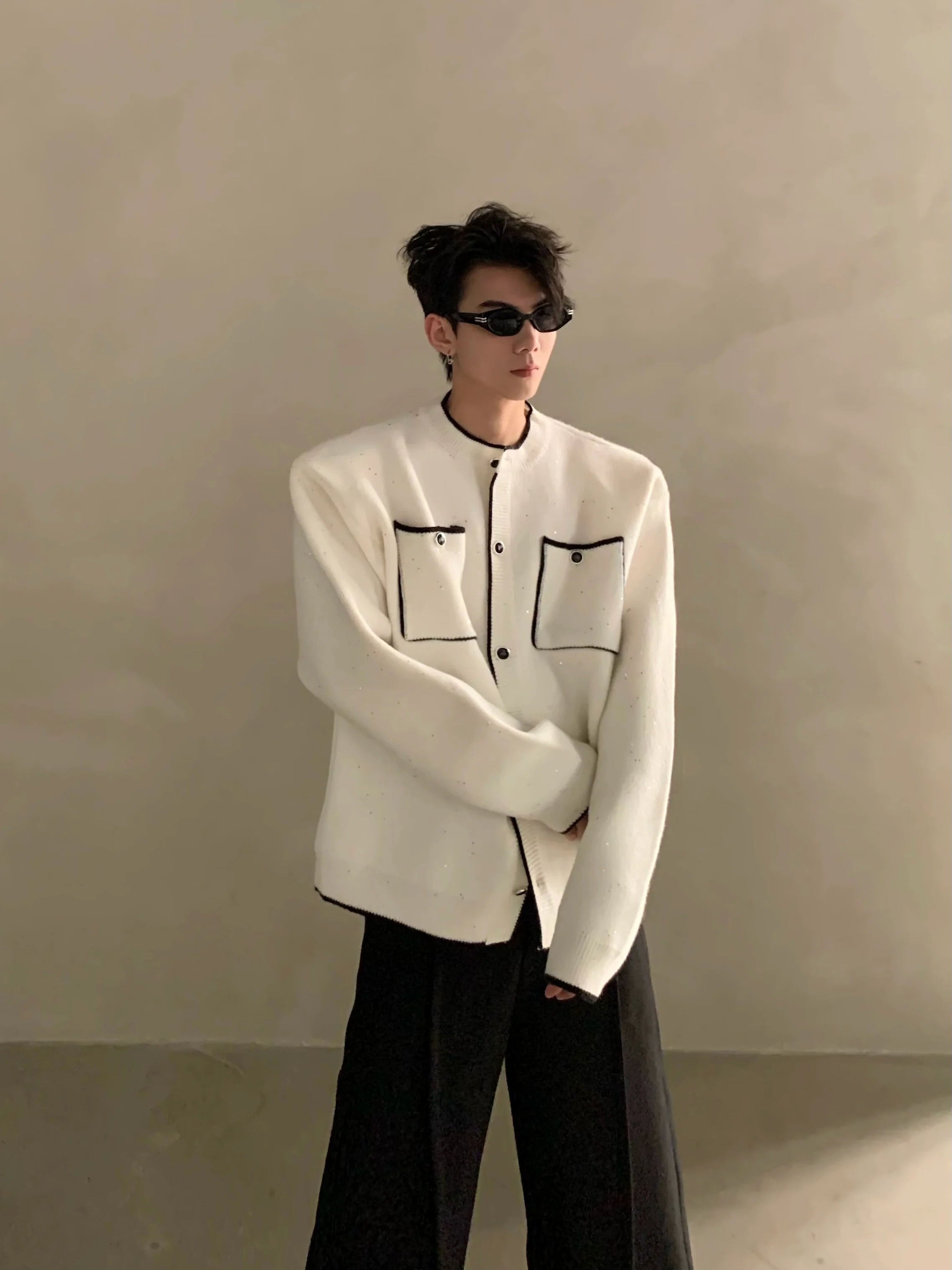 가을/겨울 가볍고 고급스러운 느낌의 은은한 향기가 감도는 컬러 대비 스탠드업 니트 가디건, 남성용 버튼 스웨터 재킷