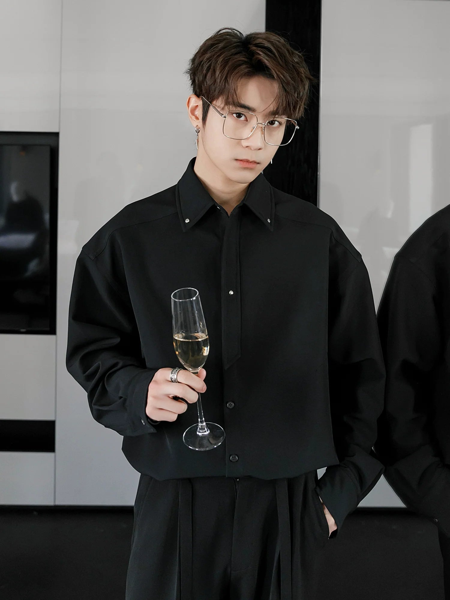 Men's Loose Casual Lapel Shirt Men's Solid Color Premium Tie Long Sleeve Shirt