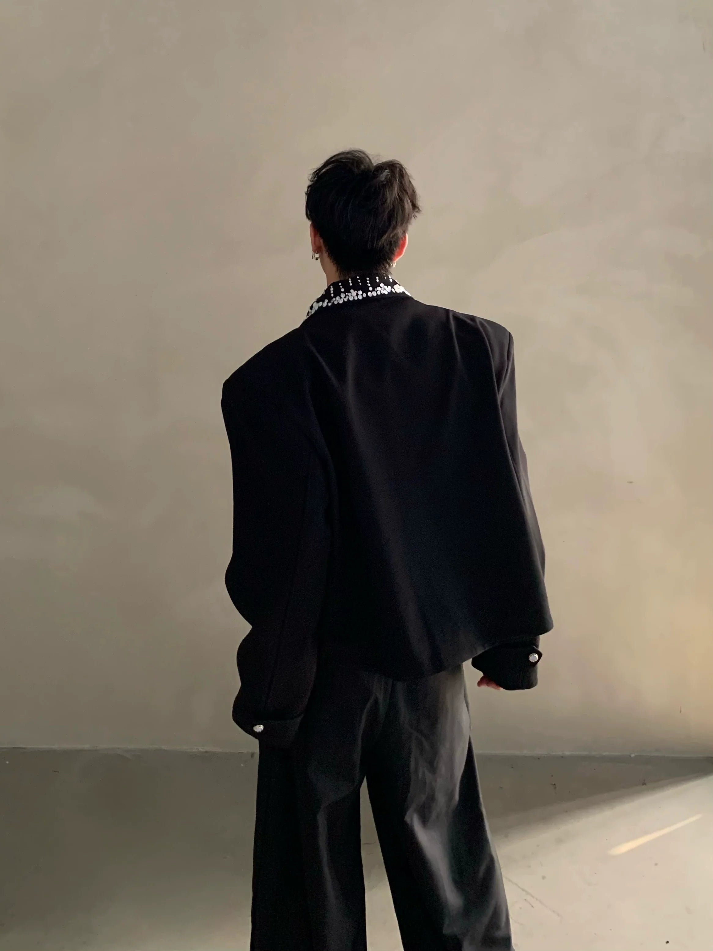 니치 하이엔드 라이트 럭셔리 여피 핸드메이드 스팽글 숄더 패드 숏 재킷 남성용 러피안 핸섬 코트 트렌드