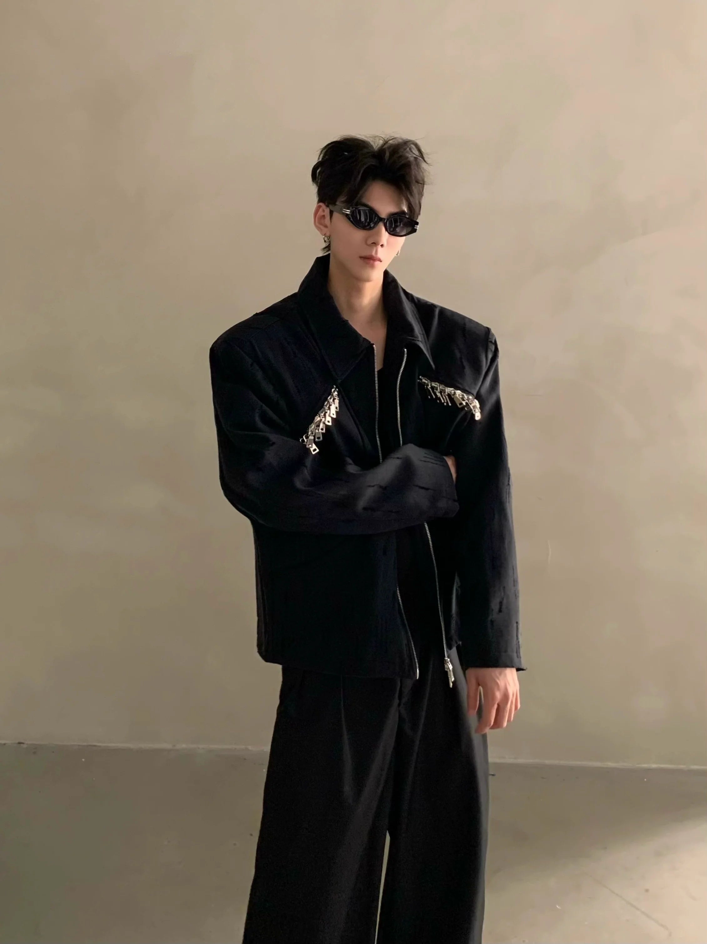 고급스러운 느낌의 니치 메탈 해체 디자인 숄더 패딩 재킷, 남성용 러피안 핸섬 루즈핏 트렌디 탑