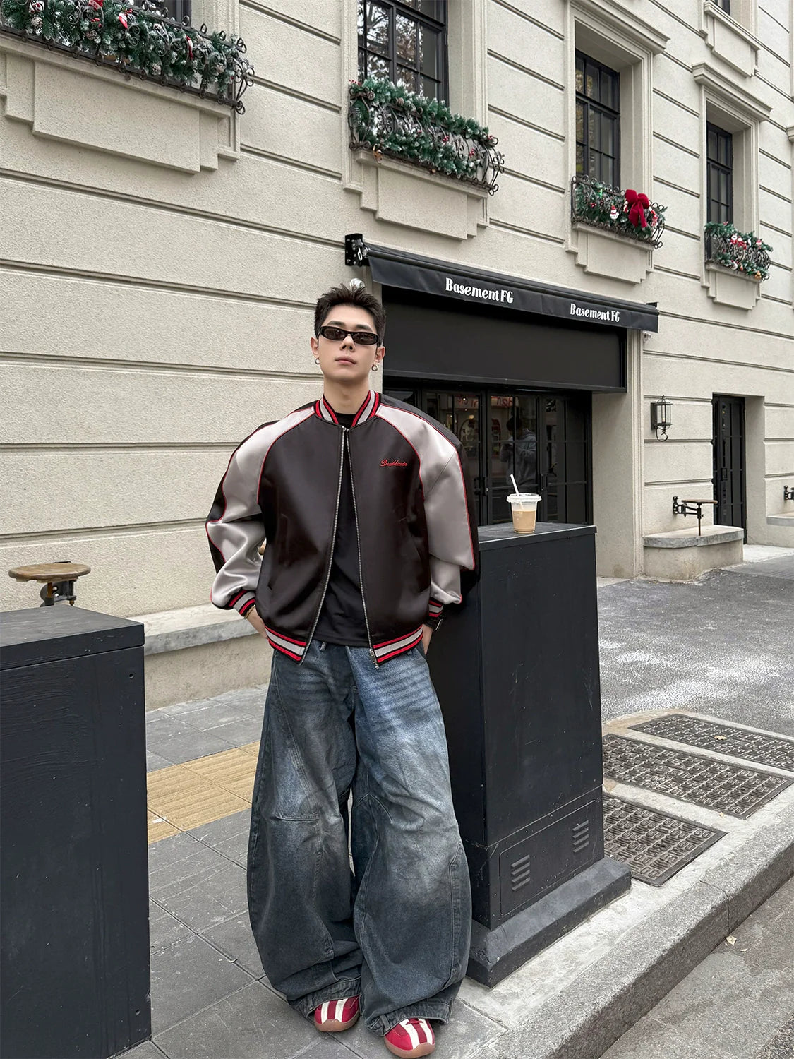 독창적인 디자인, 대비되는 색상의 인조 가죽 크랙 베이스볼 재킷, 미국 남성용 스트릿 캐주얼 반팔 재킷