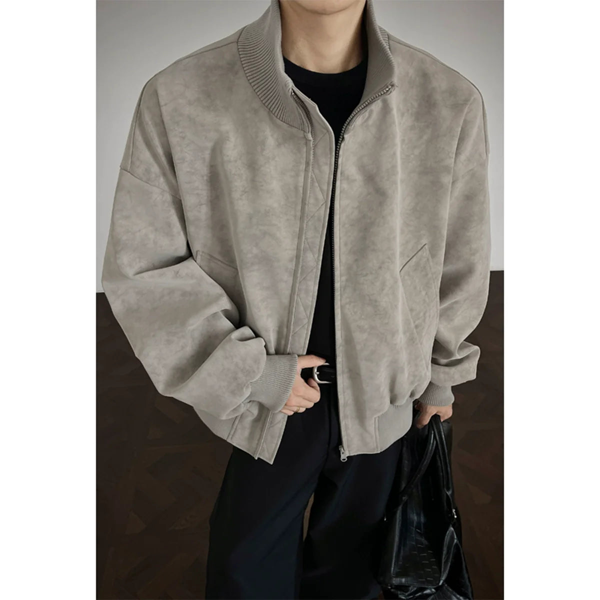 Kurze amerikanische Retro-Jacke aus PU-Leder im Batik-Look für Herren, trendige Herbstjacke der Marke Ruffian, stylische und hochwertige Bomberjacke mit Stehkragen.