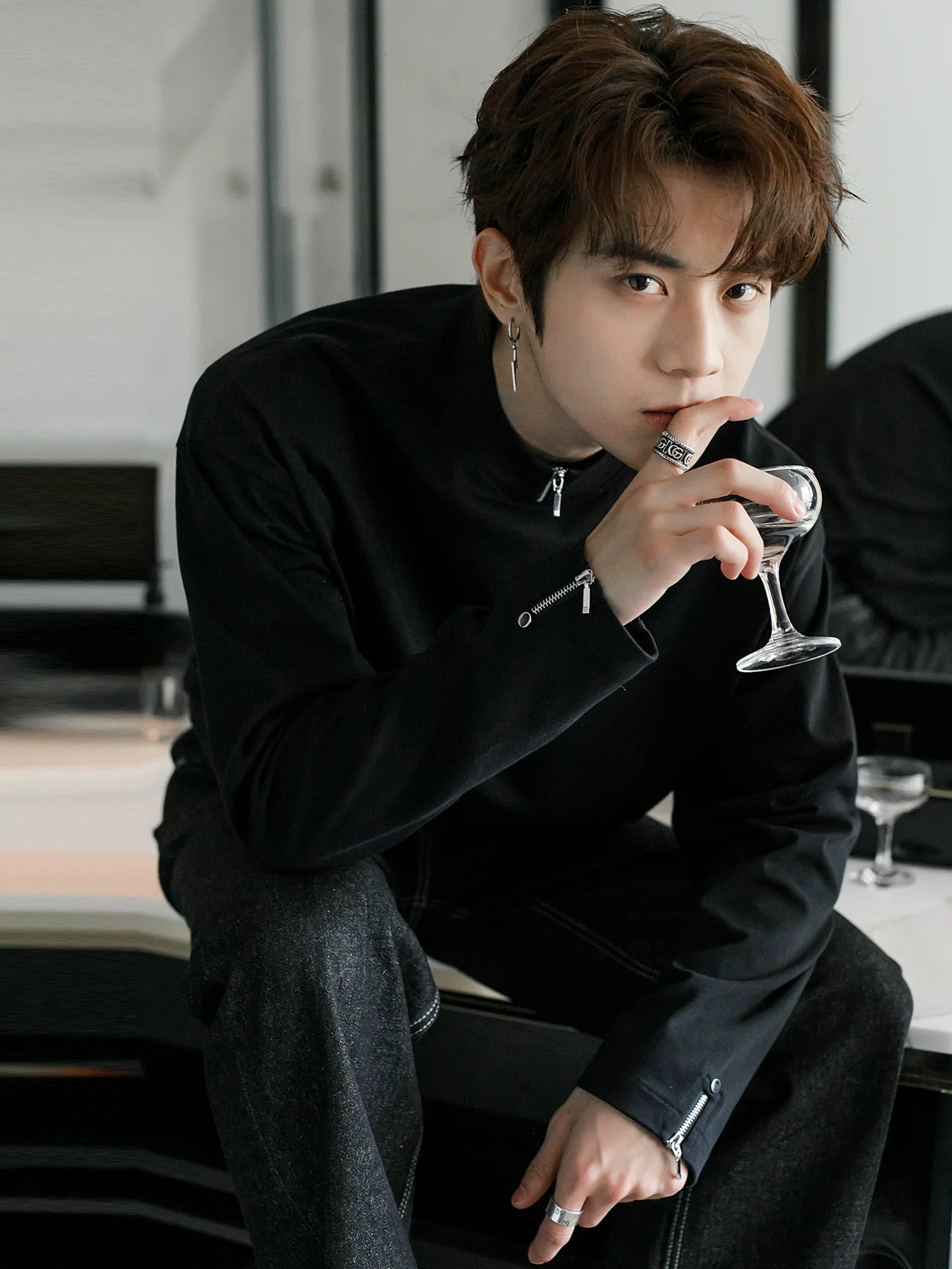 Men's spring zipper design sense inner bottoming shirt thin white long-sleeved T-shirt tide