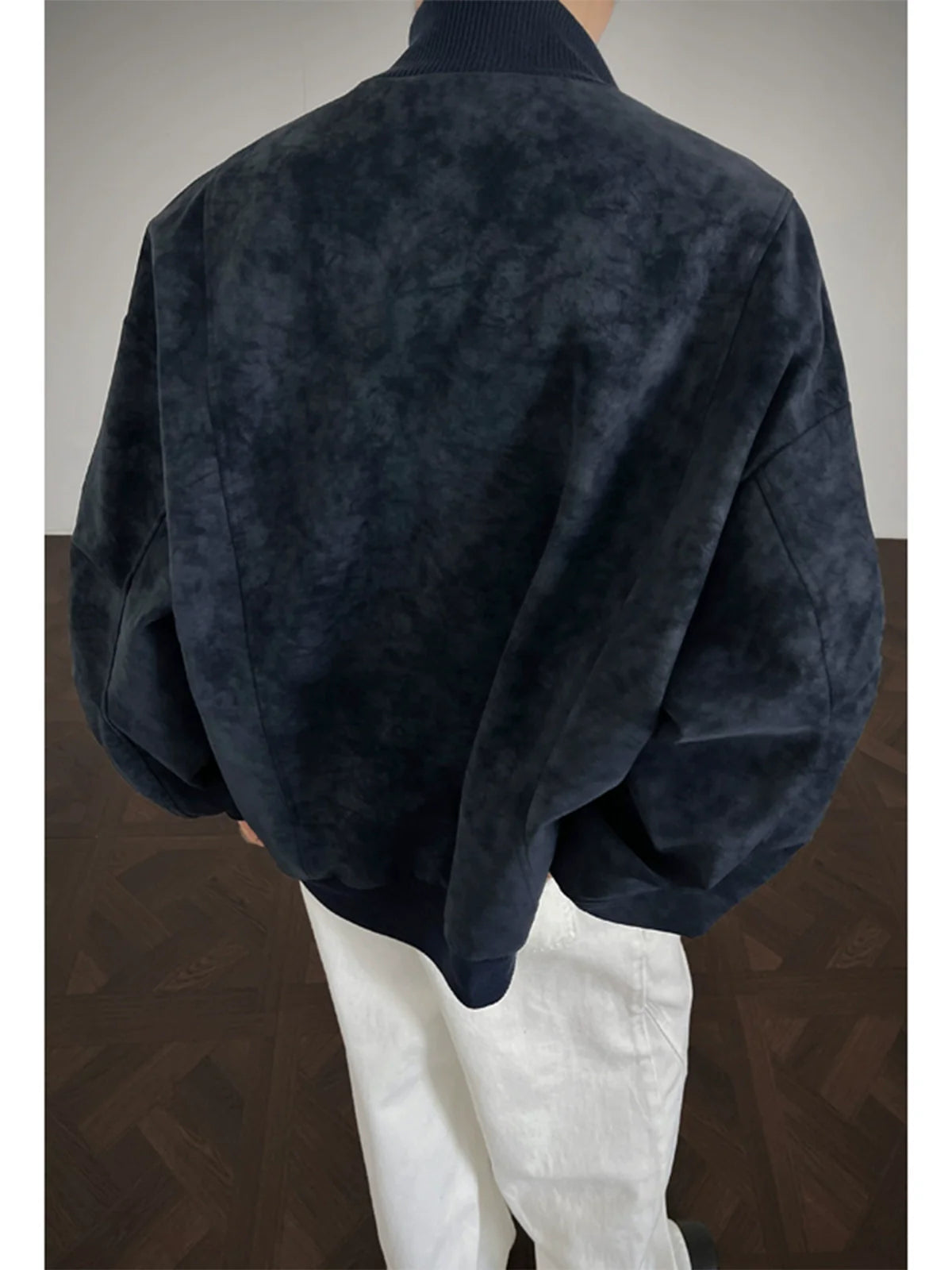 Kurze amerikanische Retro-Jacke aus PU-Leder im Batik-Look für Herren, trendige Herbstjacke der Marke Ruffian, stylische und hochwertige Bomberjacke mit Stehkragen.