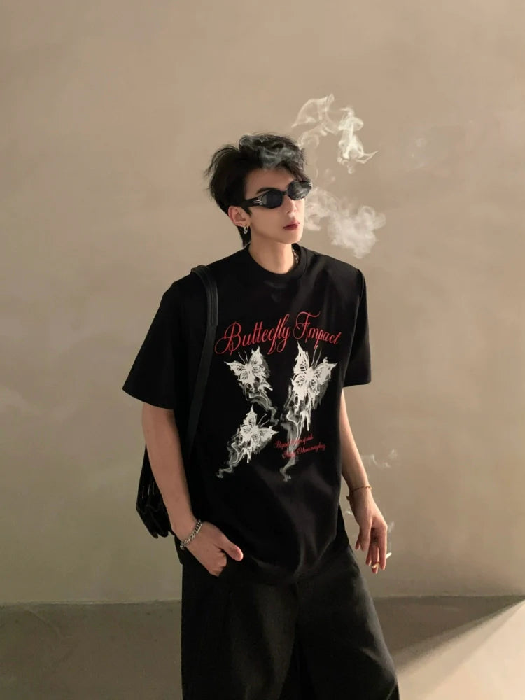 여름철 고급 트렌드를 반영한 나비 프린트, 두꺼운 어깨 패드, 남성용 반팔 티셔츠, 트렌디한 디자인