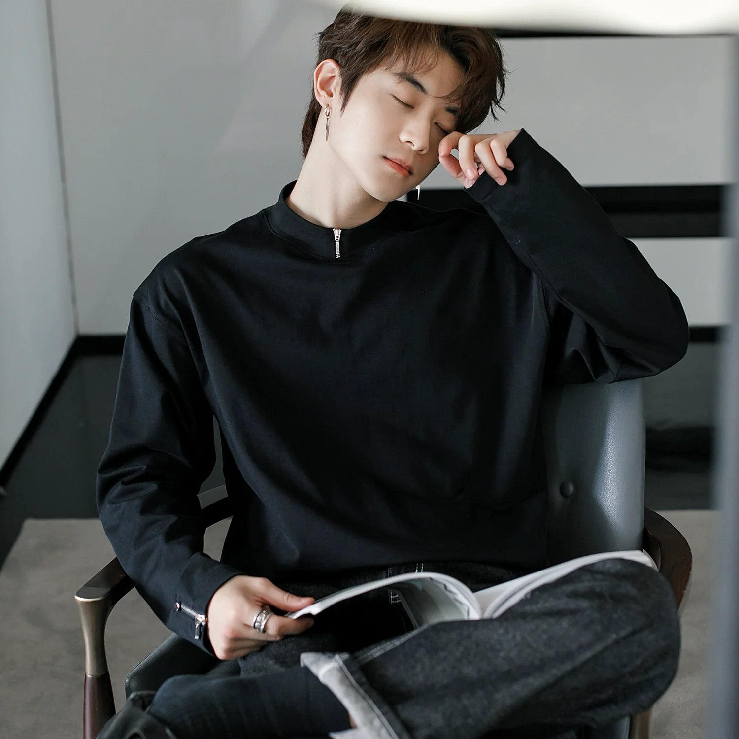 Men's spring zipper design sense inner bottoming shirt thin white long-sleeved T-shirt tide