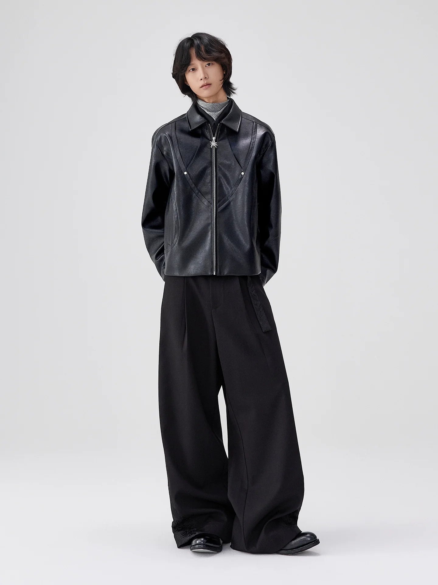 루즈리프 3차원 시미터 소매 라펠 재킷 남성용 신구조 라인 숏 가죽 재킷