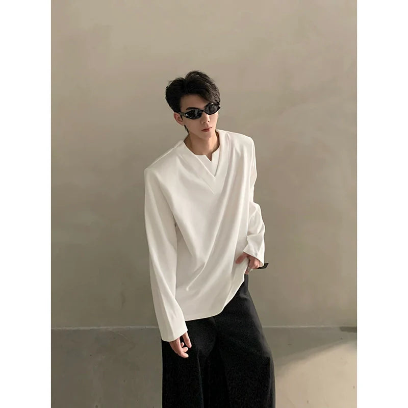 가을 고급 감성 니치 디자인 감각 브이넥 어깨 패드 긴팔 티셔츠, 남성용 활용도 높은 루즈핏
