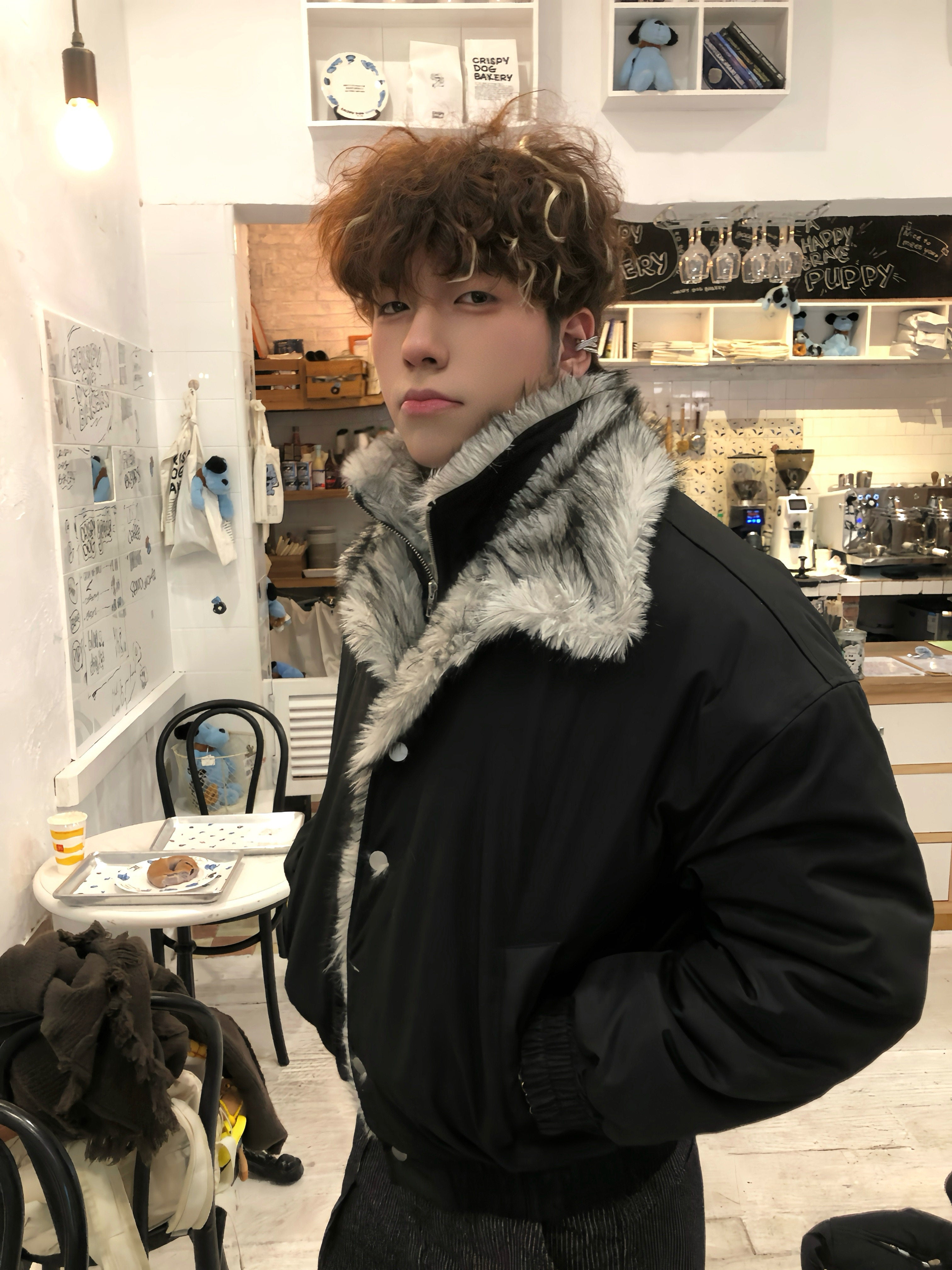 FAUX FUR TRIM CROPPED BOMBER JACKET-FAUX TWO-PIECE STYLE EHW5031