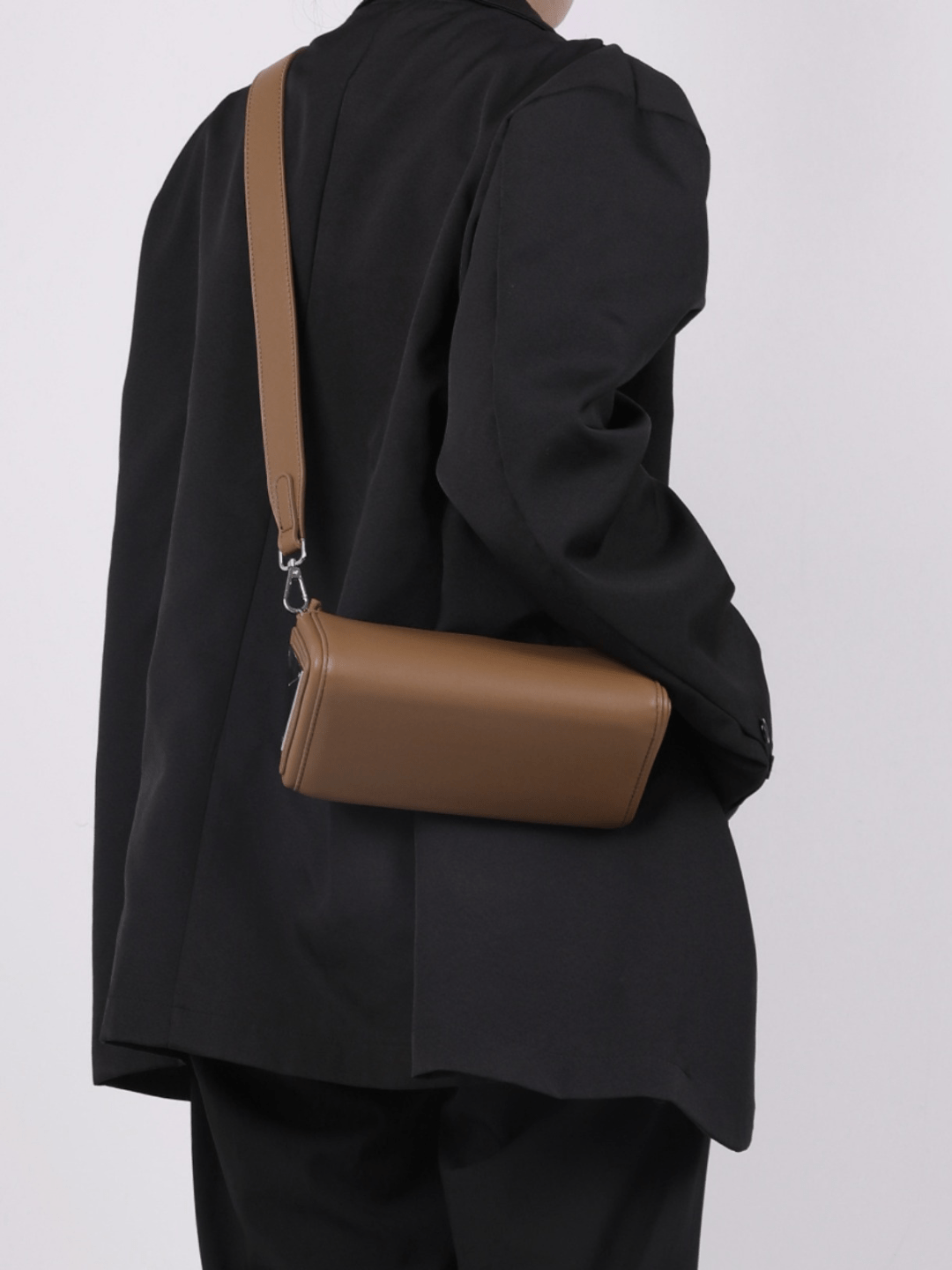 [luckystudio] Dreieckige, schlichte Umhängetasche st1944