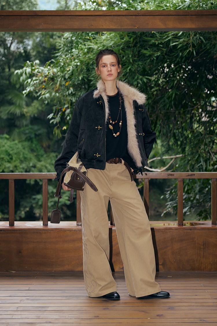 OVERSIZED BEIGE FAUX LEATHER BOMBER JACKET WITH FUR TRIM EHW5027