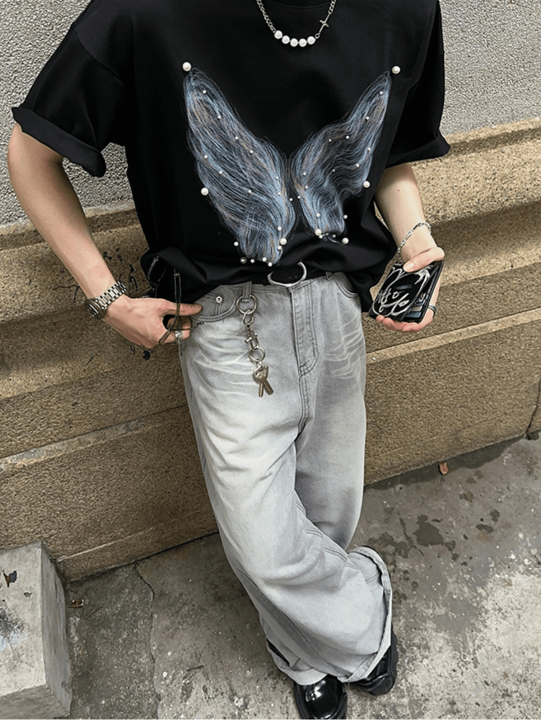 [JH HOMME] T-Shirt mit Perlen-Schmetterlingsprint st2254