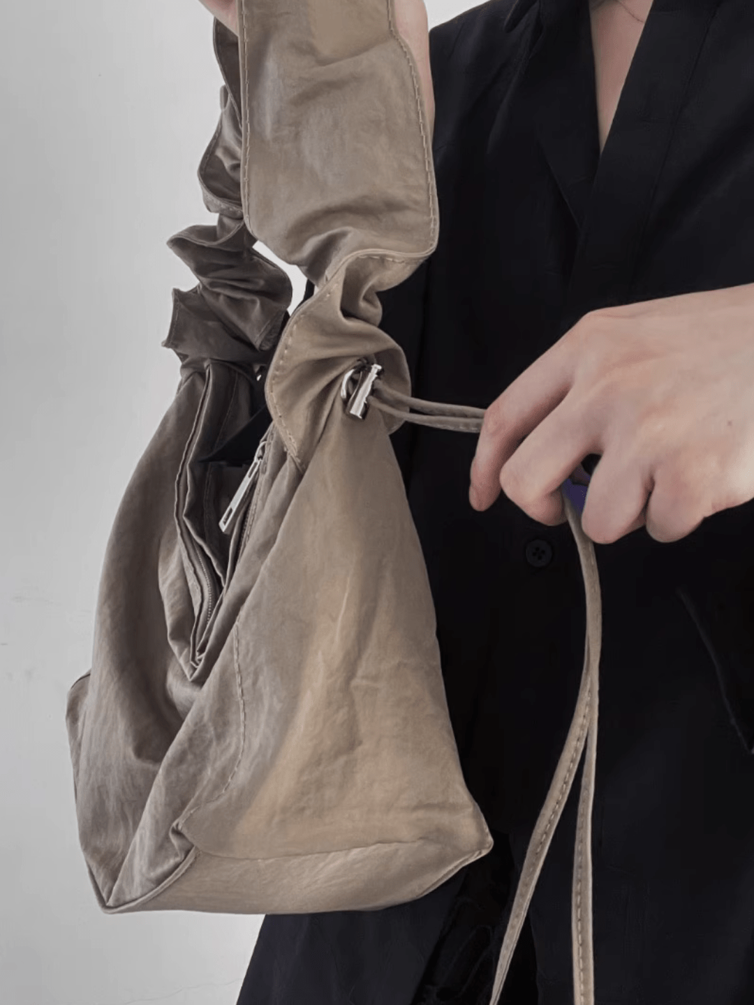 디자인 드로스트링 듀얼 유즈 숄더 크로스바디 백 st1637