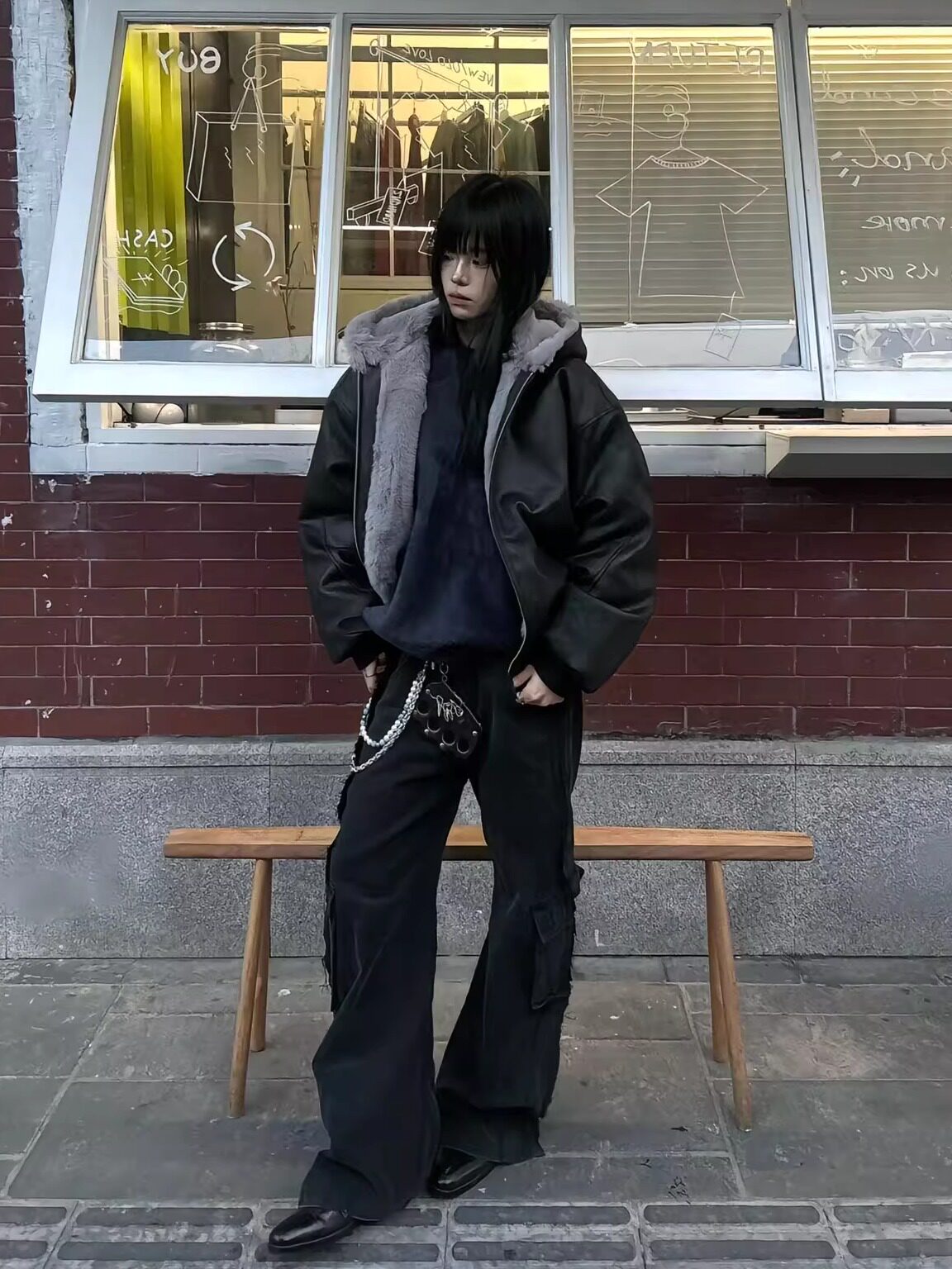 VINTAGE-INSPIRED BLACK LEATHER BOMER | SHERPA-LINED COLLAR & OVERSIZED FIT EHW5014