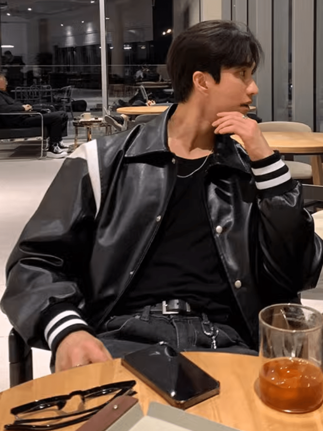 [MRCYC] Schwarze und weiße koreanische Version PU-Lederjacke ST1685