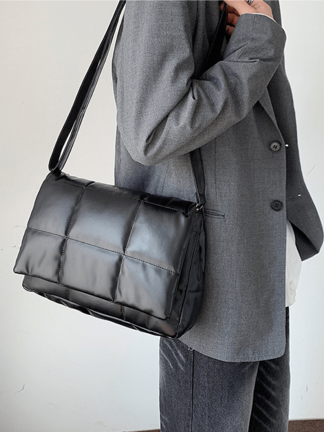 silk filling leather crossbody messenger bag st1867