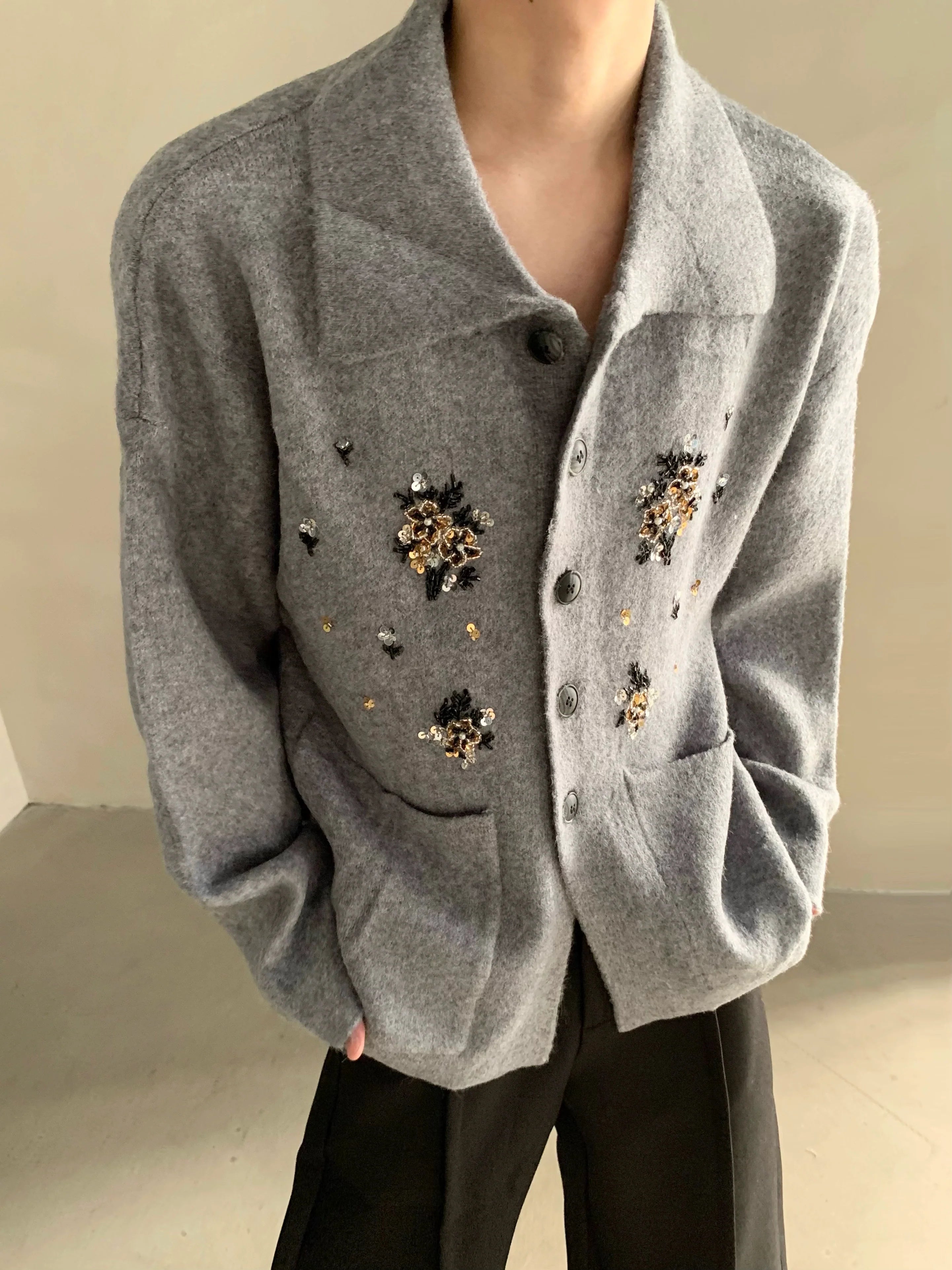 Autumn and winter niche high-end sense of extravagance heavy industry nail flower design knitted sweater men's cardigan jacket tide