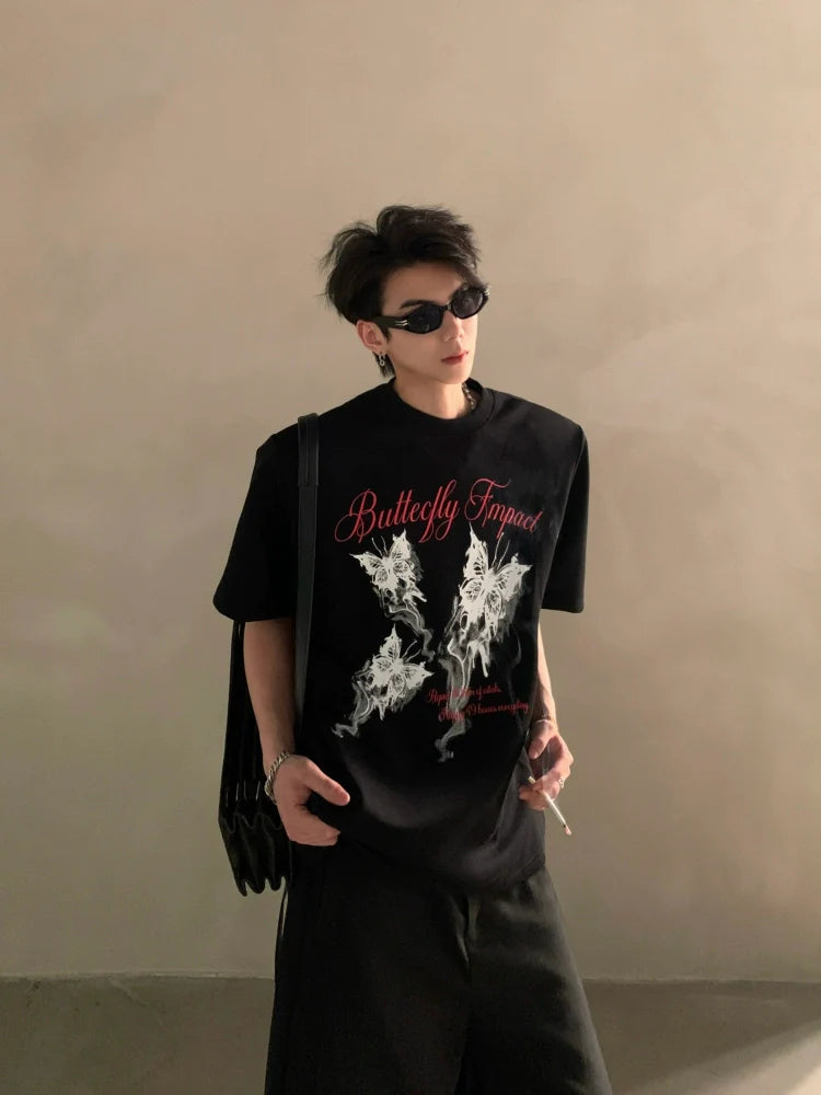 여름철 고급 트렌드를 반영한 ​​나비 프린트, 두꺼운 어깨 패드, 남성용 반팔 티셔츠, 트렌디한 디자인 