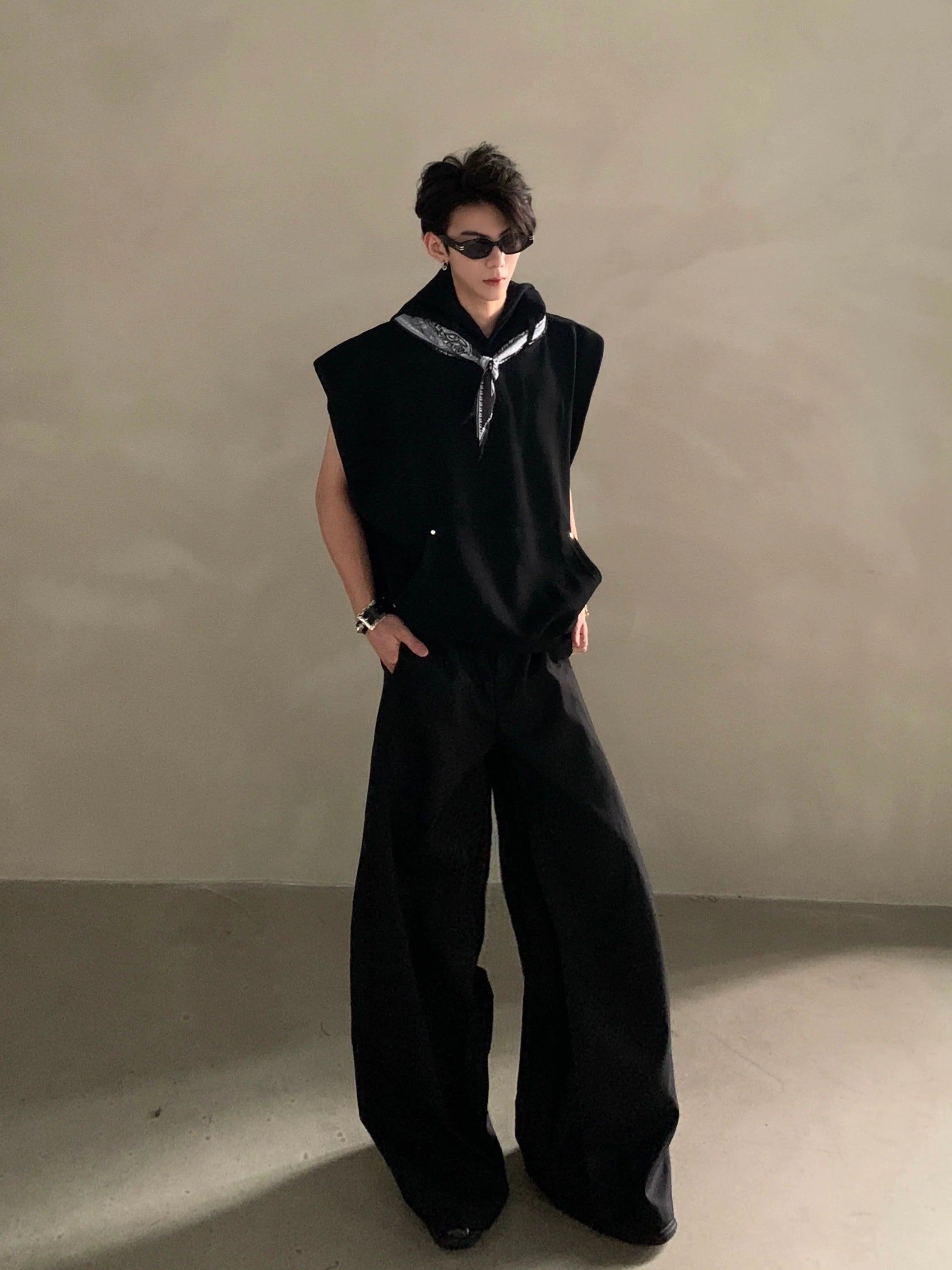 Summer high-end sense niche design sense silk scarf collar sleeveless T-shirt male ruffian handsome silhouette half-sleeve tide