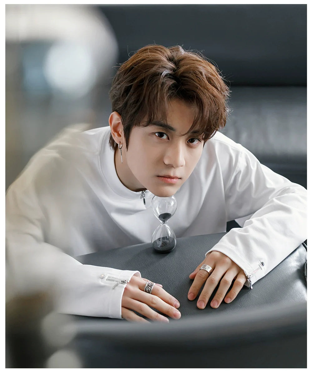 Men's spring zipper design sense inner bottoming shirt thin white long-sleeved T-shirt tide