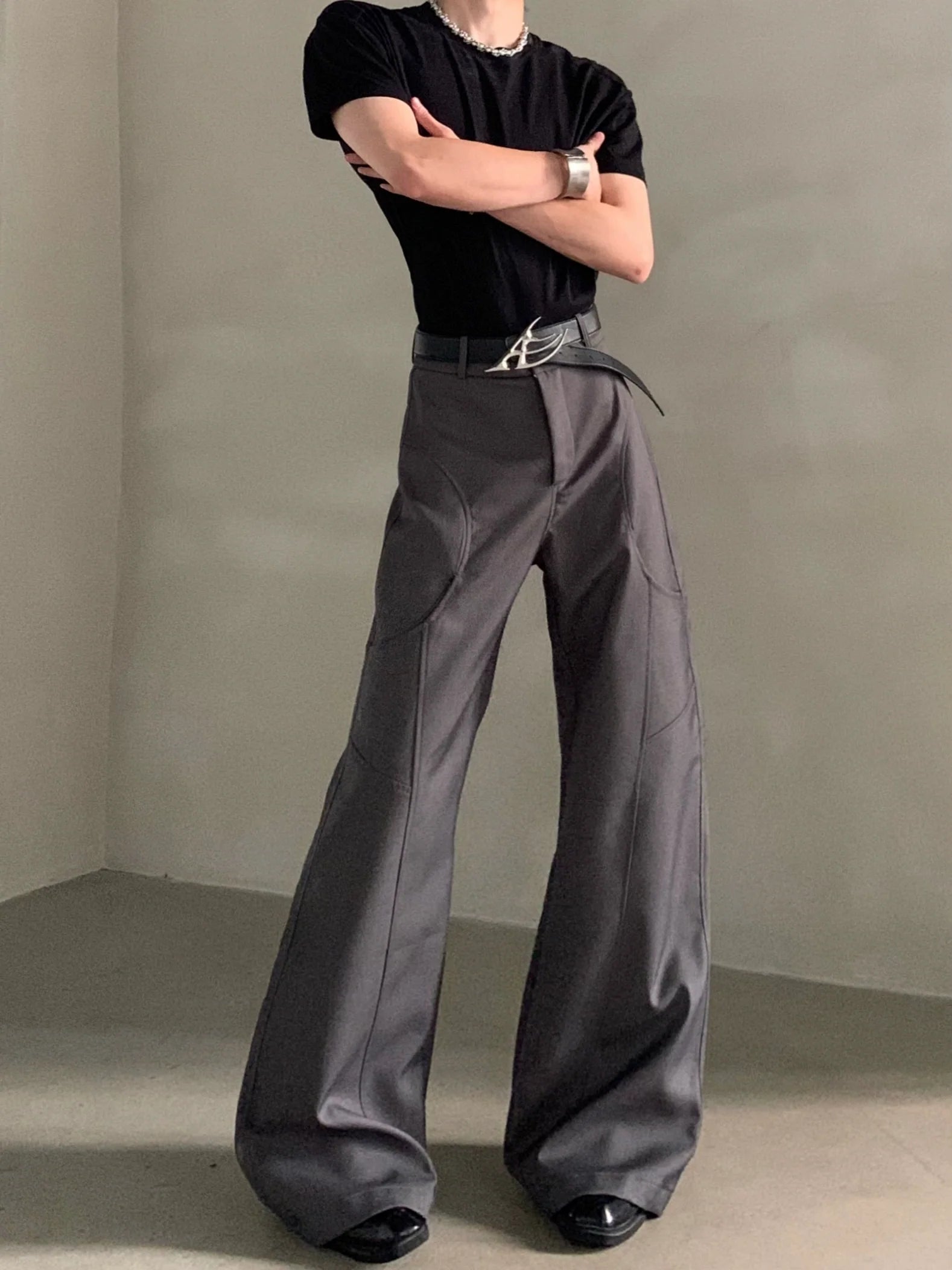 Niche design silhouette black micro-flared trousers men's senior sense cleanfit casual pants tide