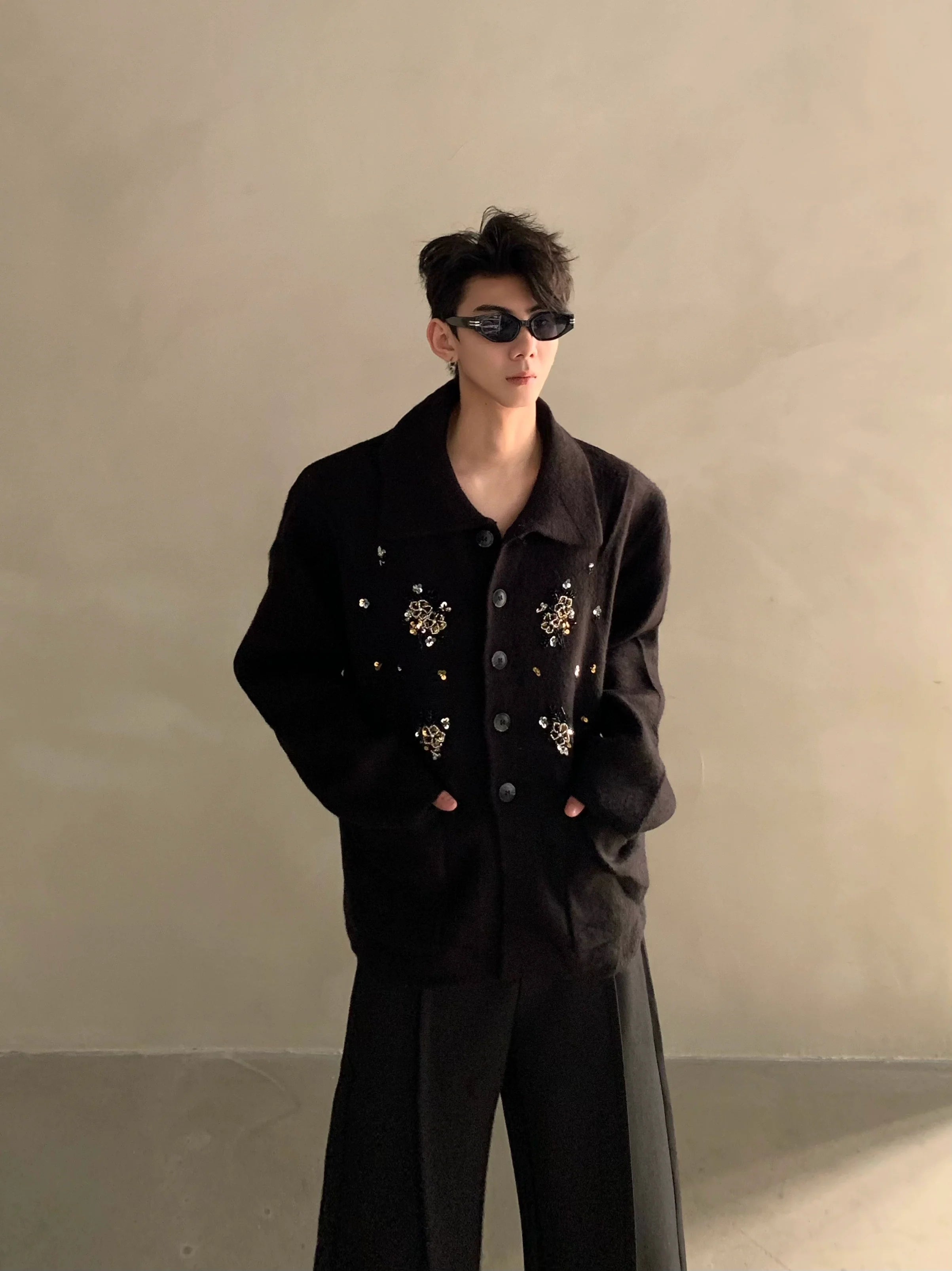 Autumn and winter niche high-end sense of extravagance heavy industry nail flower design knitted sweater men's cardigan jacket tide