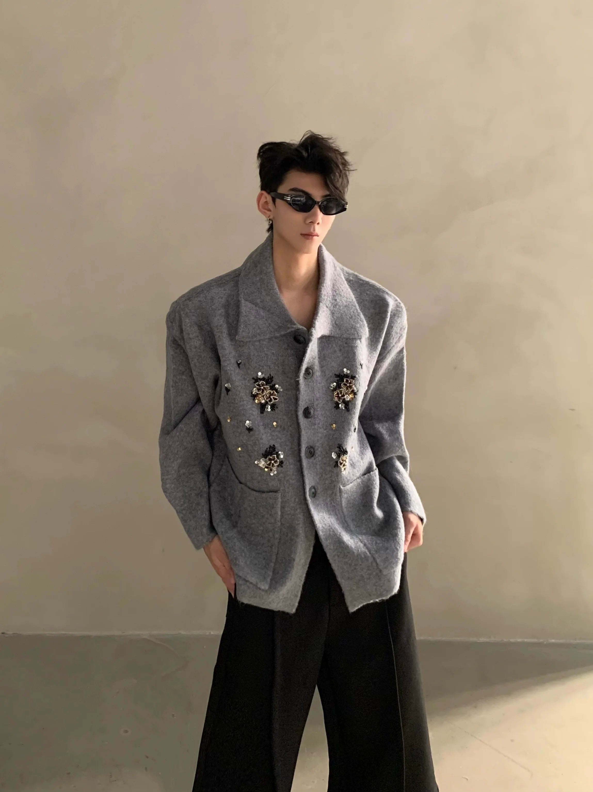 Autumn and winter niche high-end sense of extravagance heavy industry nail flower design knitted sweater men's cardigan jacket tide