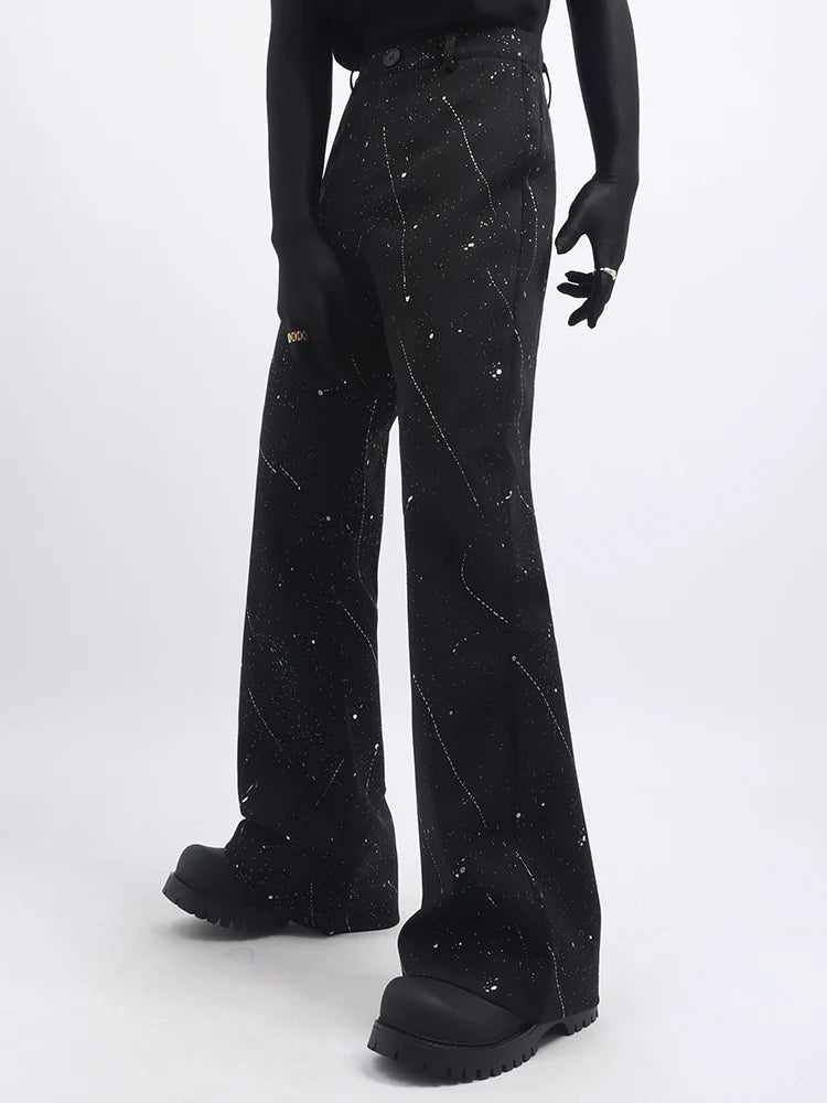 Schwarze Kleidung, gehobener Stil, Blazer mit Sternenmuster, attraktive Herrenanzüge, trendiger Anzug 