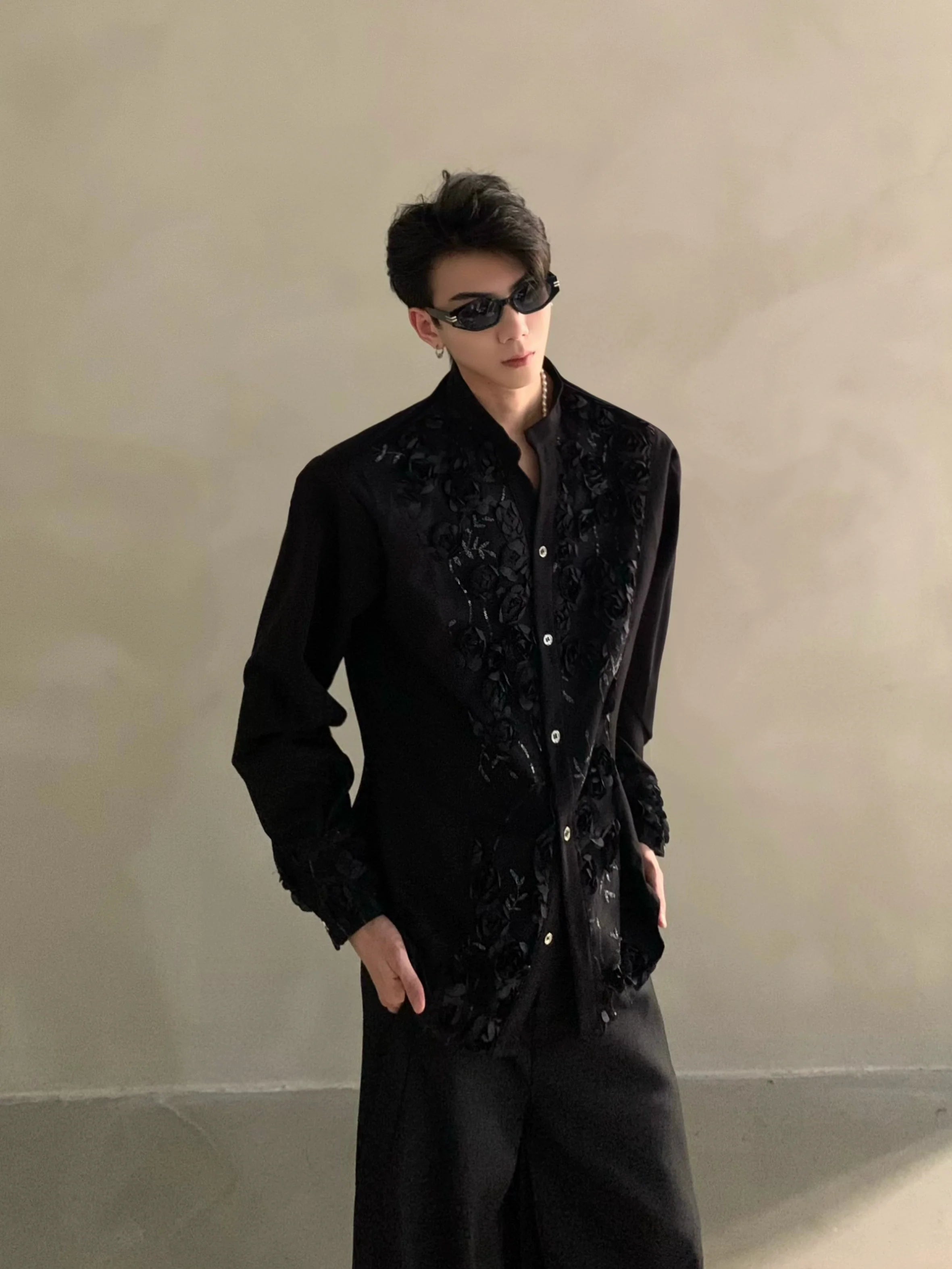 Light luxury niche high-end three-dimensional flower design black shoulder padded shirt men's ruffian handsome shirt tide