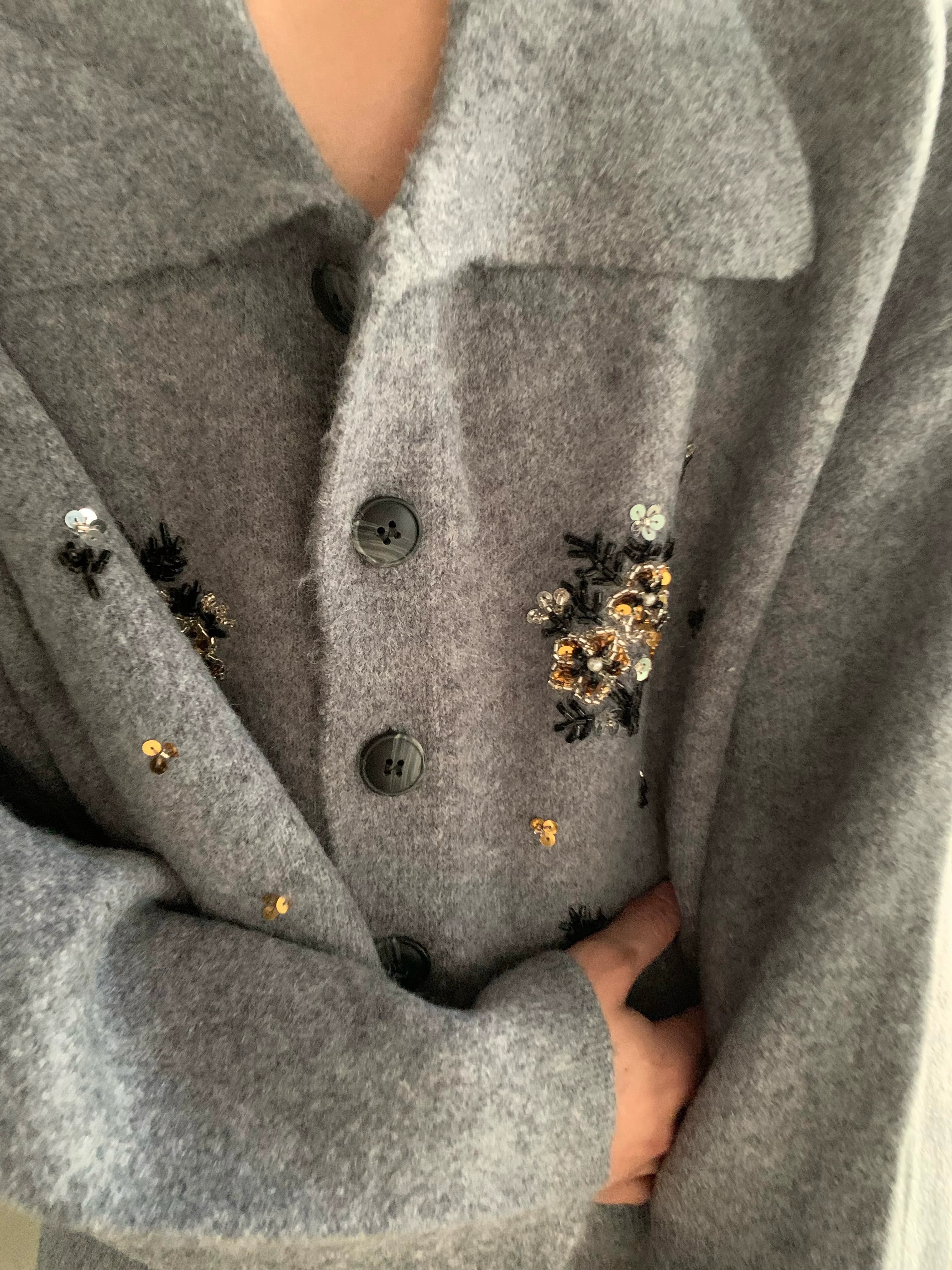 Autumn and winter niche high-end sense of extravagance heavy industry nail flower design knitted sweater men's cardigan jacket tide