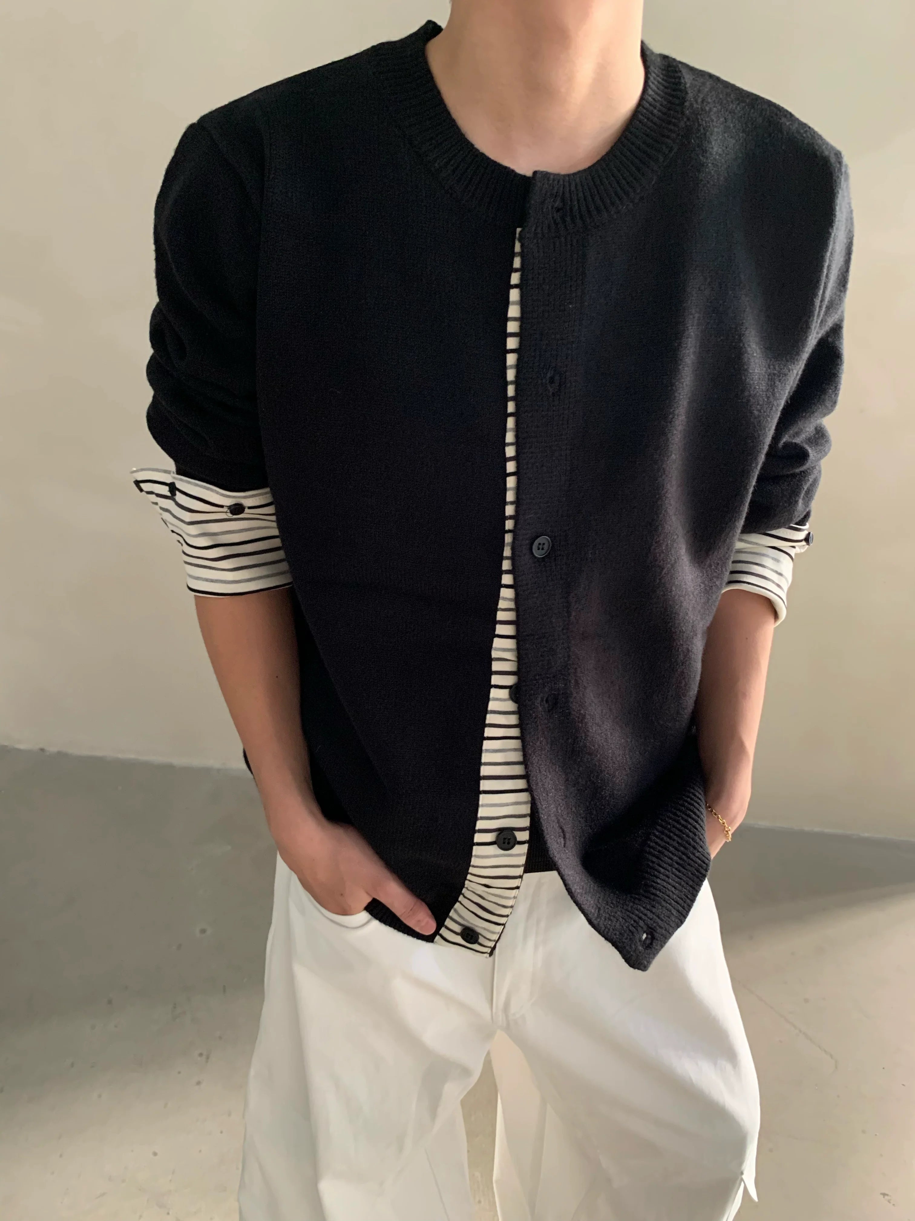 Autumn and winter layered fake two-piece striped splicing knitted sweater men's high-end cardigan jacket tide