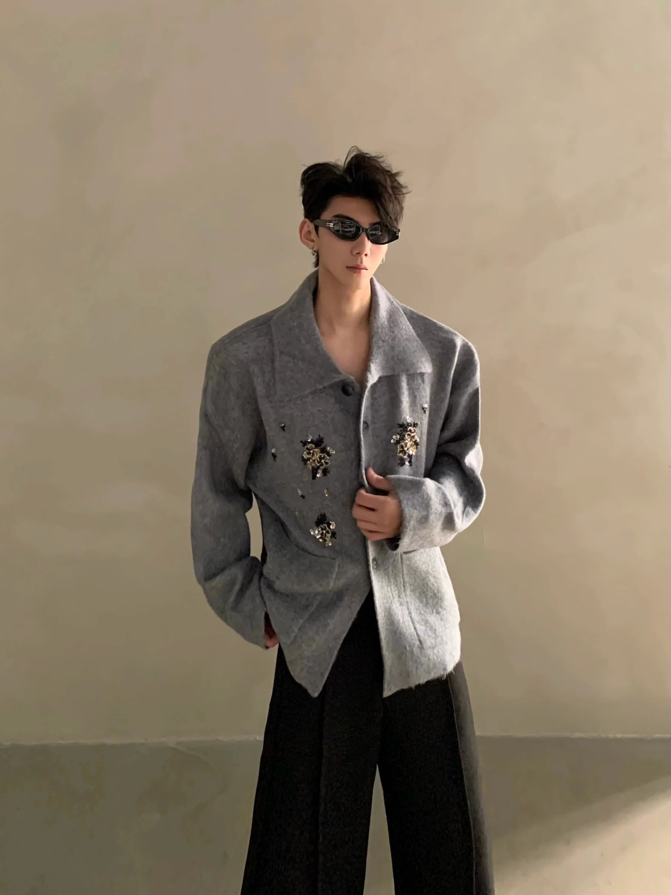 Autumn and winter niche high-end sense of extravagance heavy industry nail flower design knitted sweater men's cardigan jacket tide