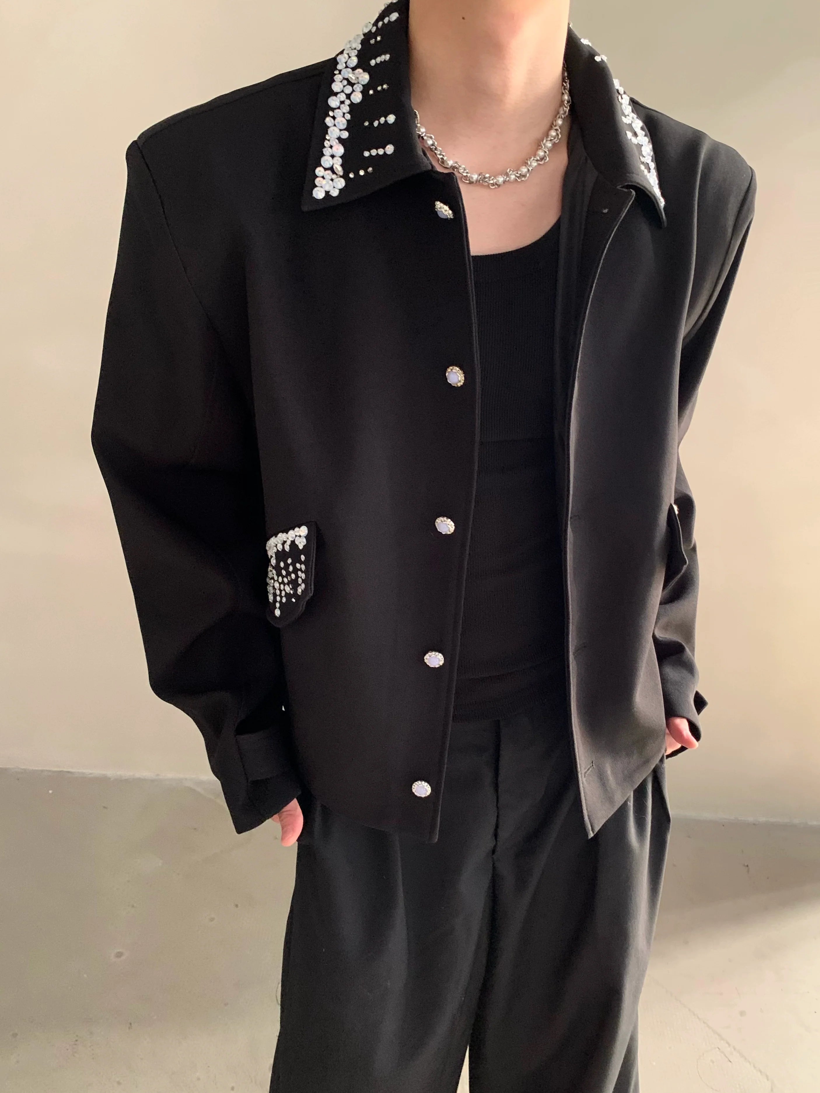 니치 하이엔드 라이트 럭셔리 여피 핸드메이드 스팽글 숄더 패드 숏 재킷 남성용 러피안 핸섬 코트 트렌드 