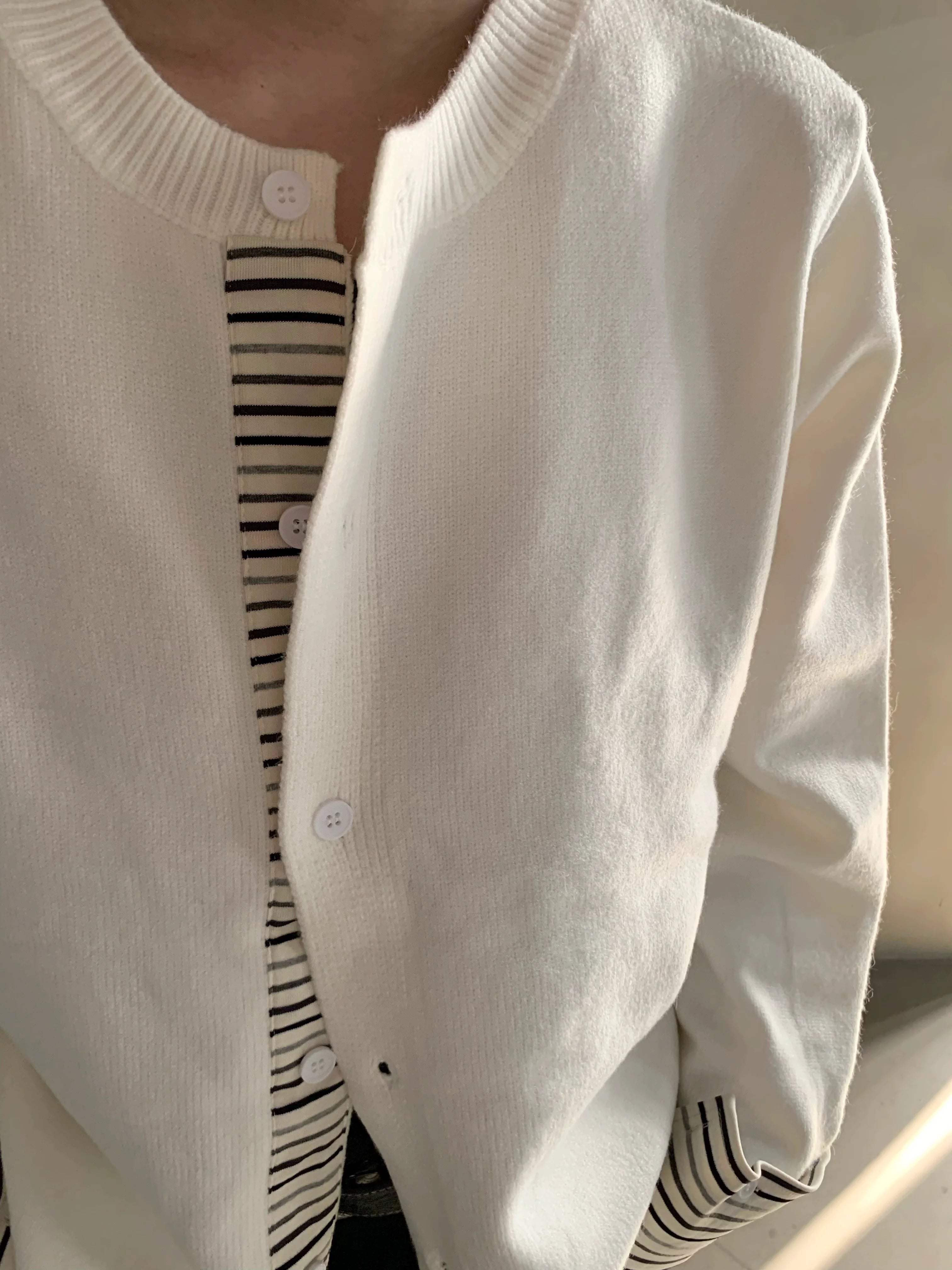 Autumn and winter layered fake two-piece striped splicing knitted sweater men's high-end cardigan jacket tide