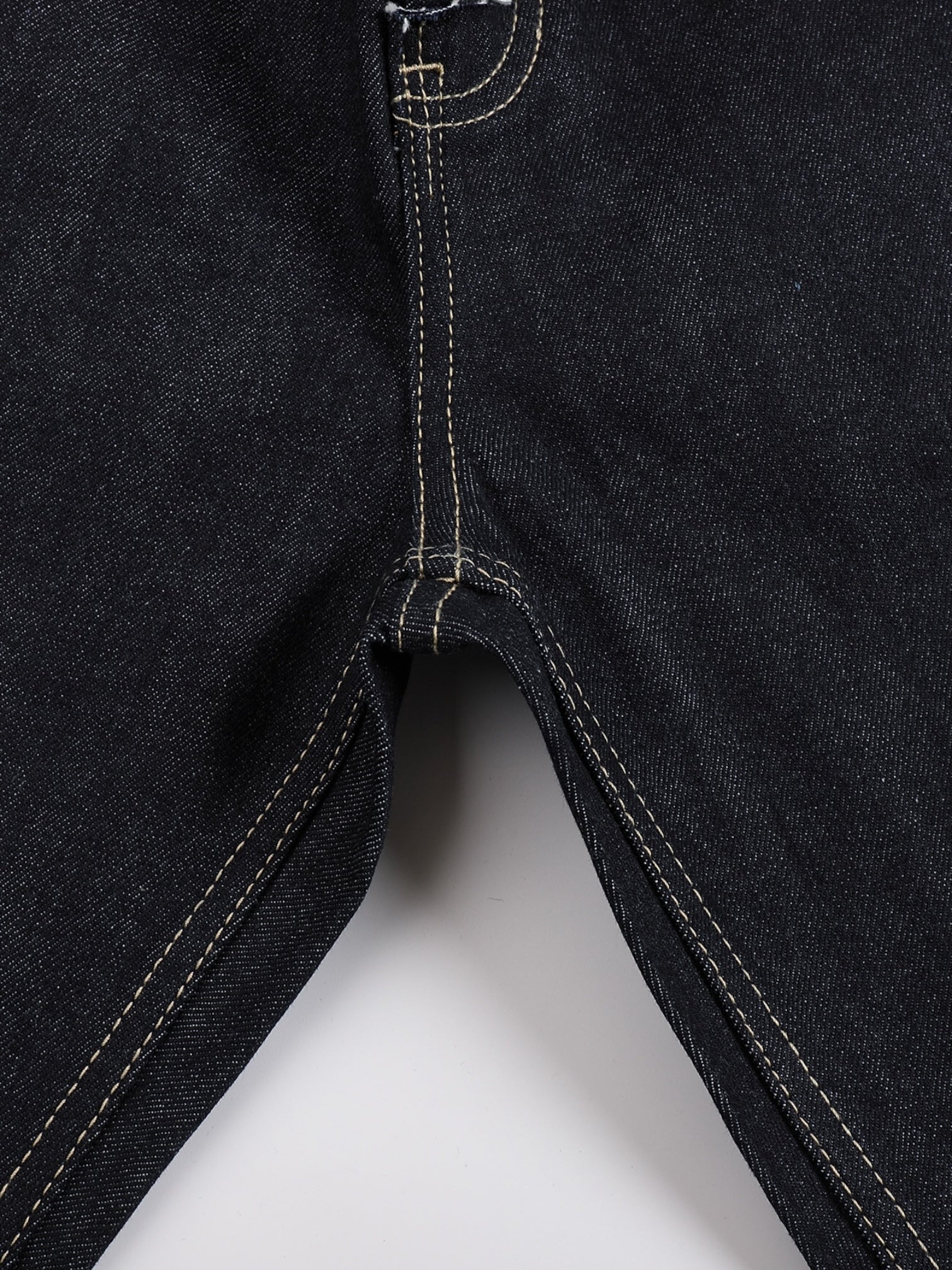 [DECEYE] DISTRESSED A-CUT DENIM JEANS st5020